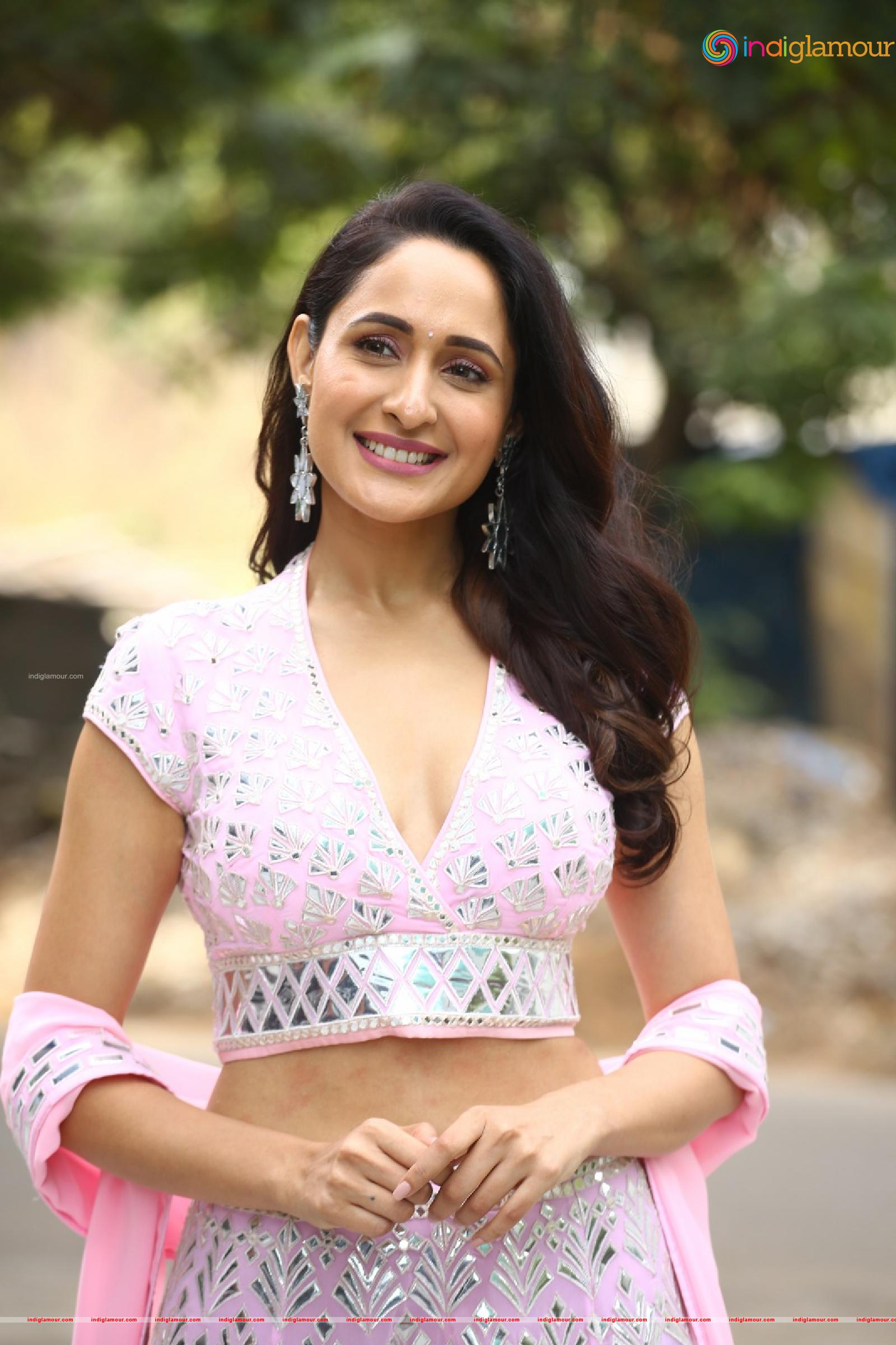 Pragya Jaiswal Actress hd photo