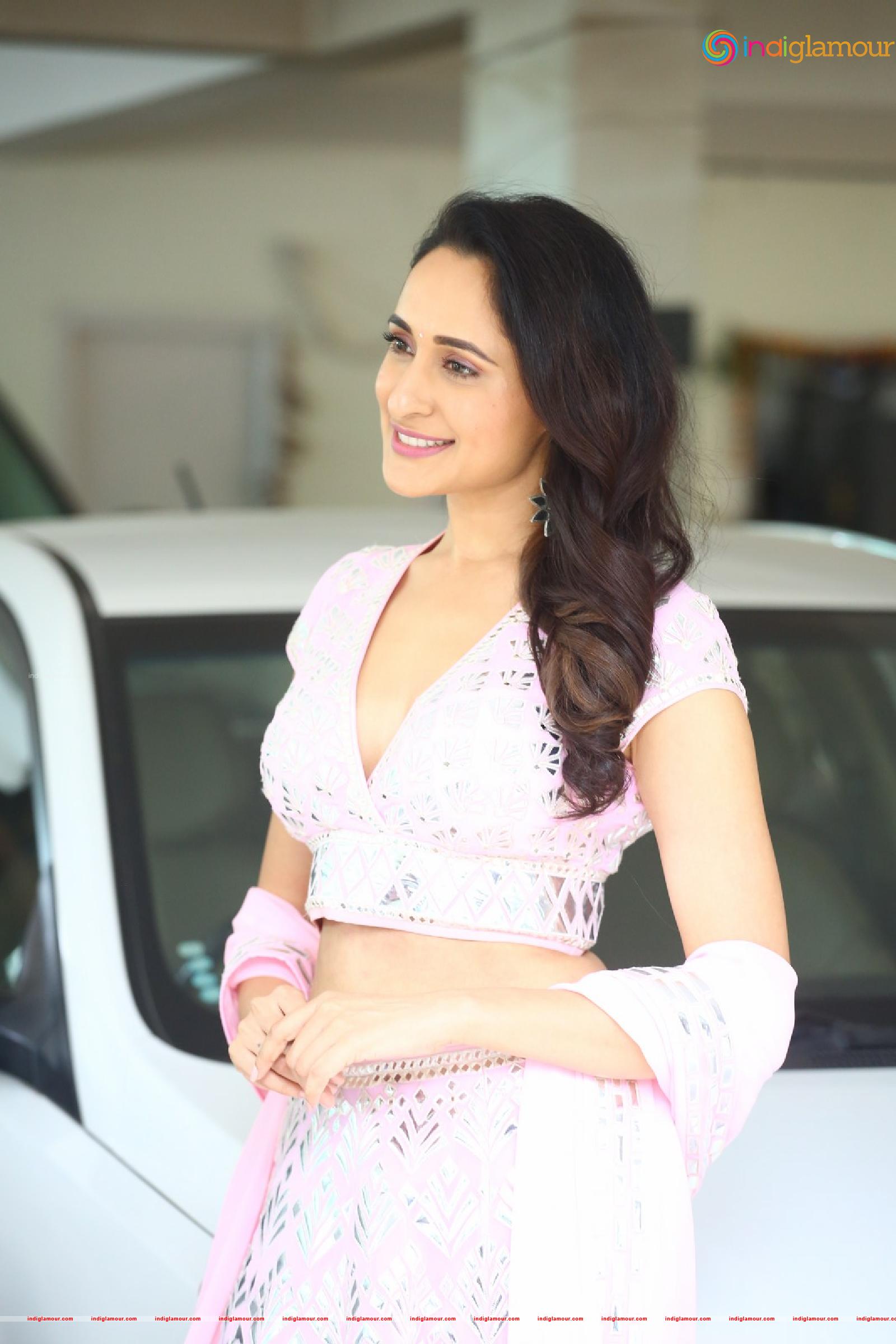 Pragya Jaiswal Actress hd photo