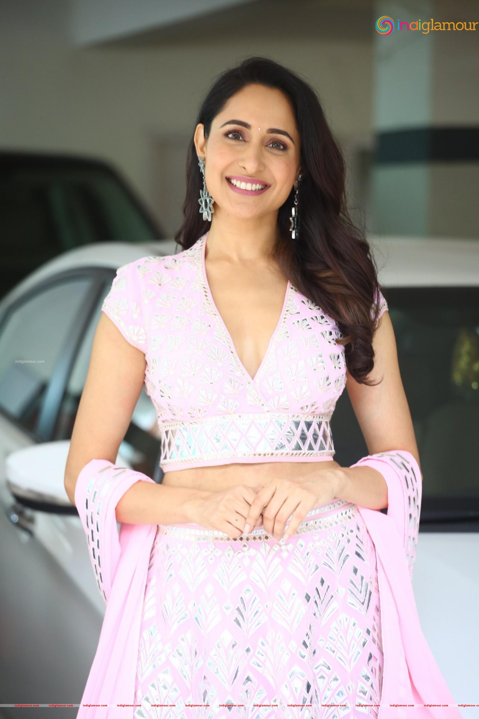 Pragya Jaiswal Actress hd photo