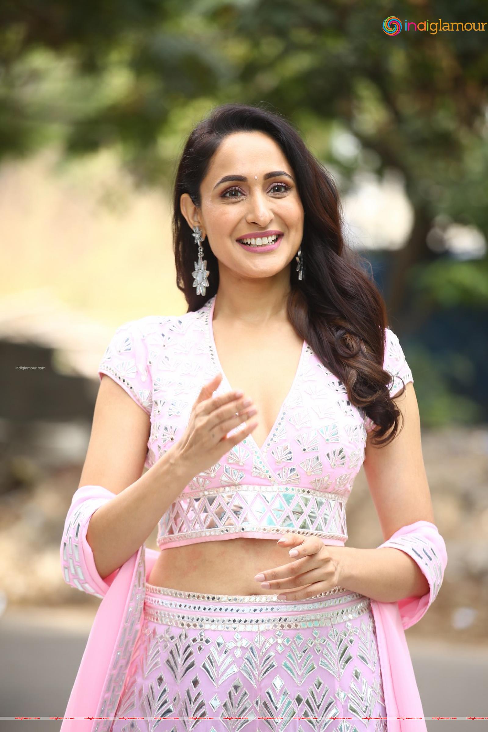 Pragya Jaiswal Actress hd photo