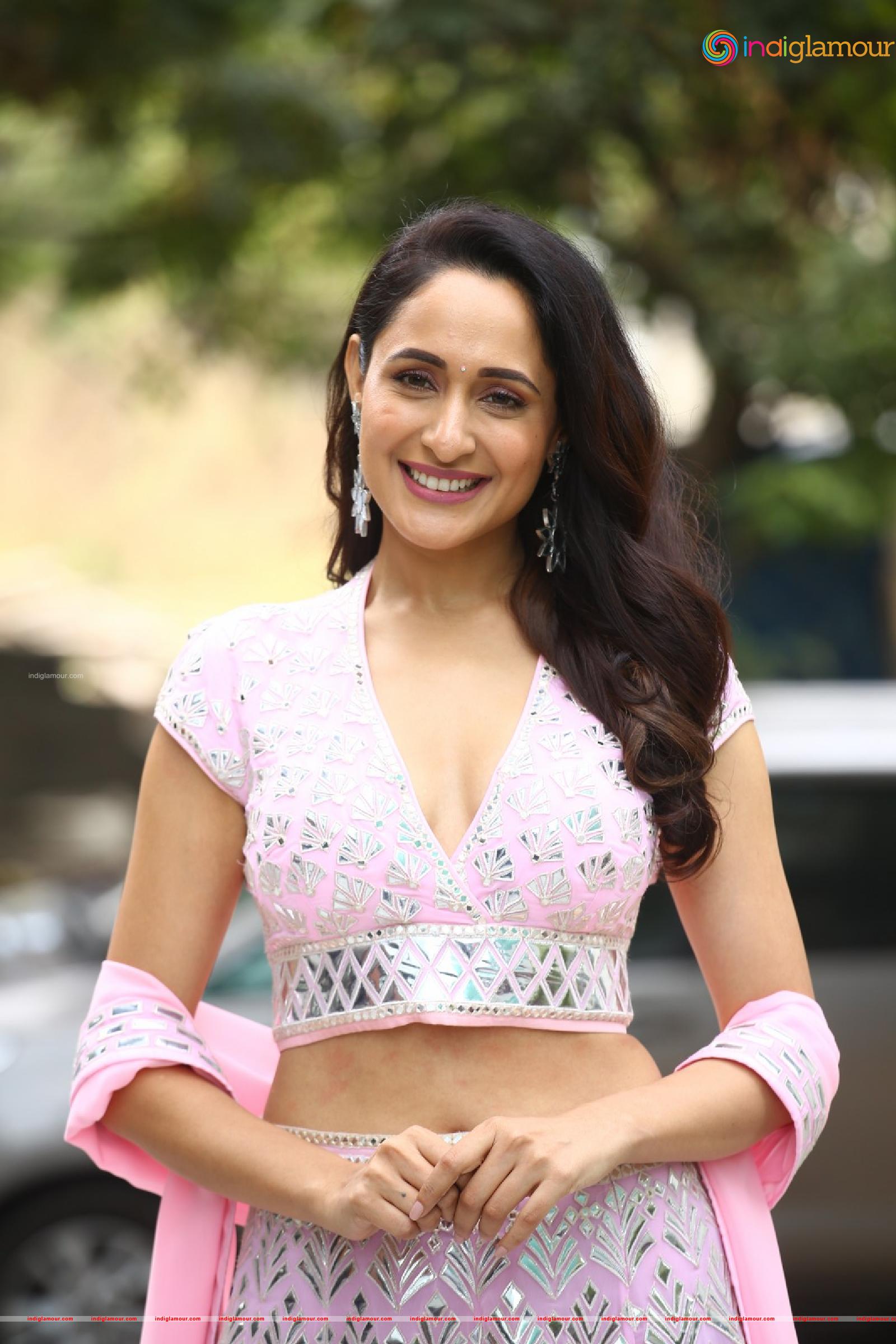 Pragya Jaiswal Actress hd photo