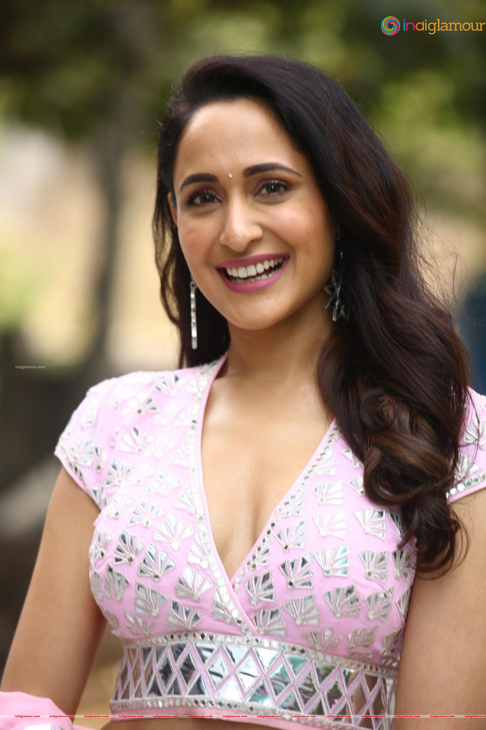 Pragya Jaiswal Actress hd photo