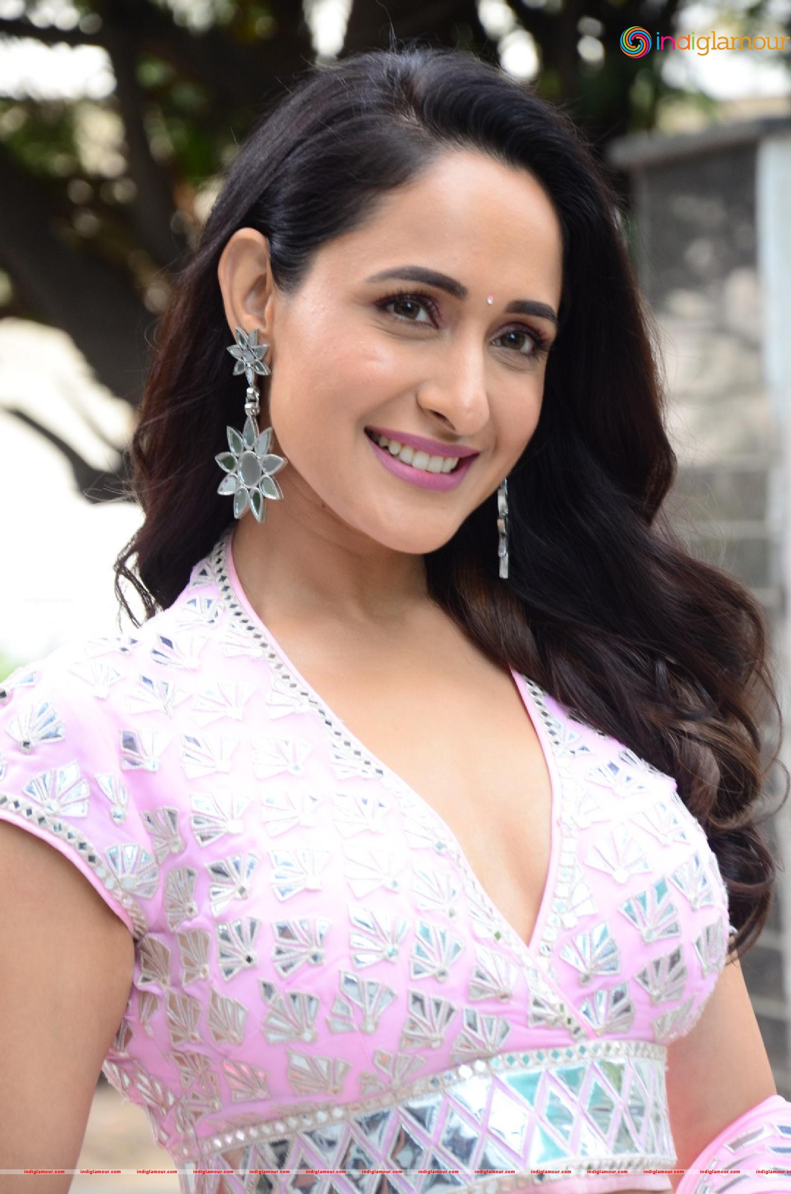 Pragya Jaiswal Actress hd photo