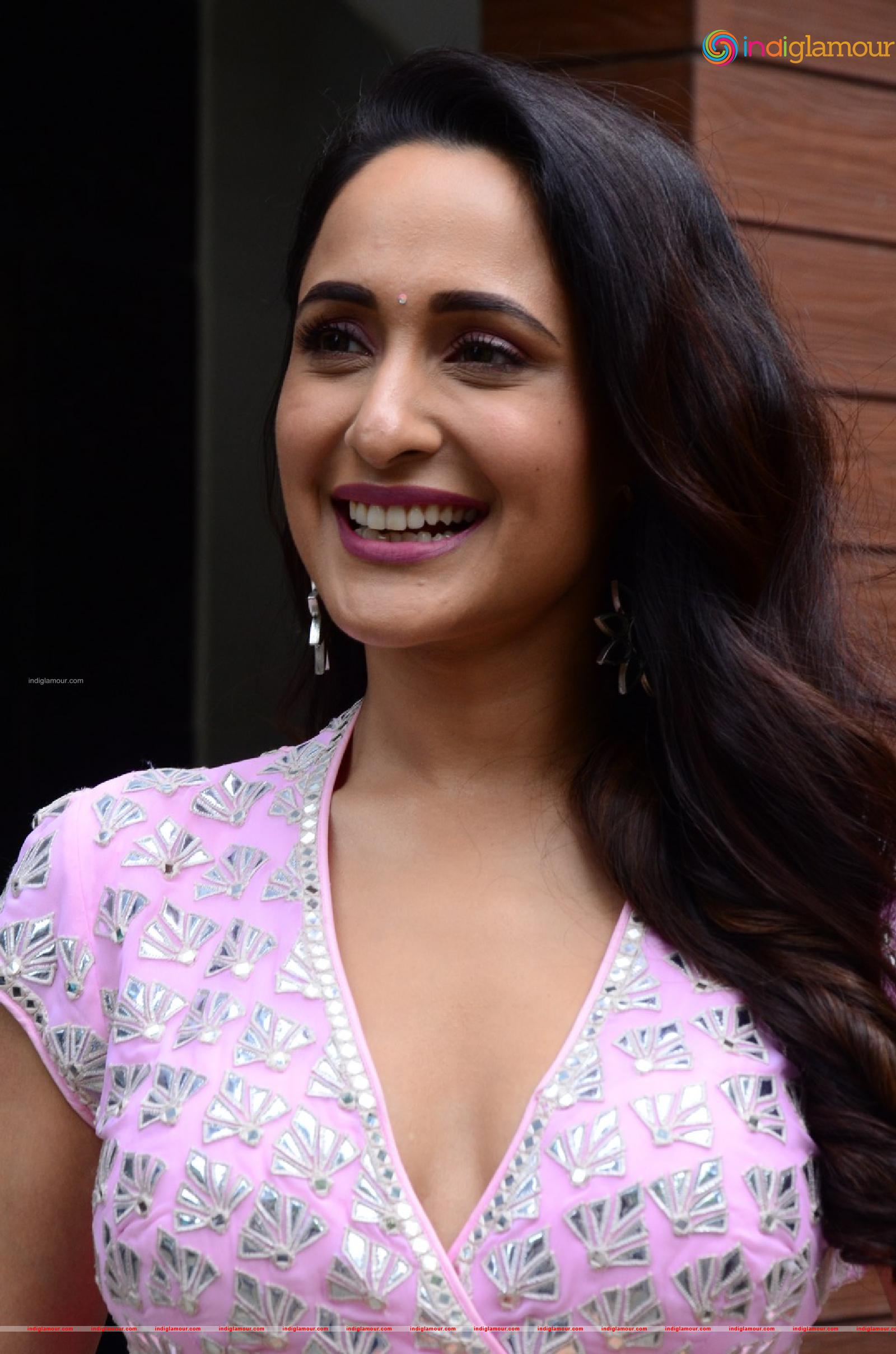 Pragya Jaiswal Actress hd photo
