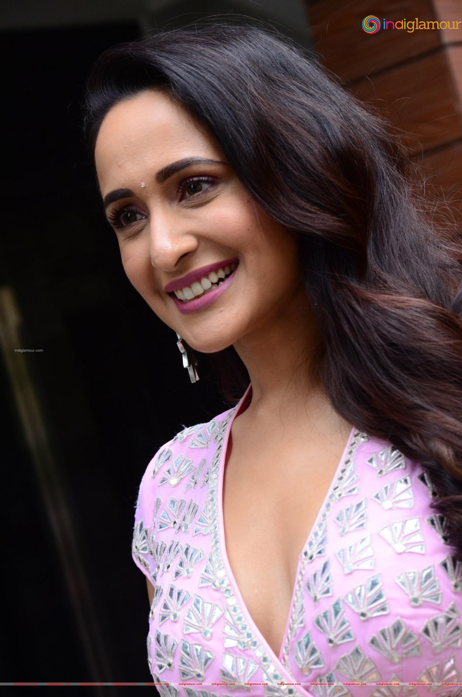 Pragya Jaiswal Actress hd photo