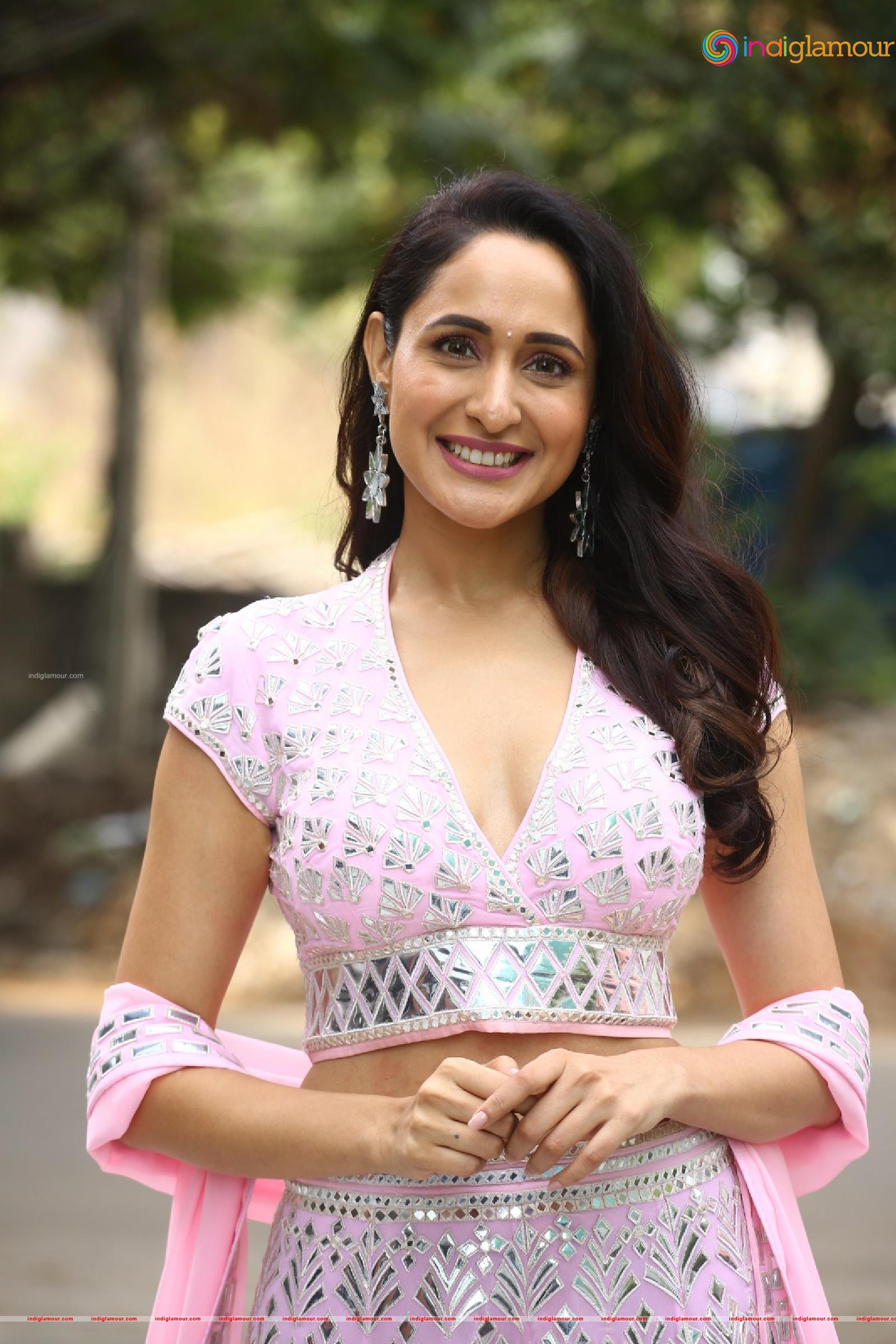 Pragya Jaiswal Actress hd photo