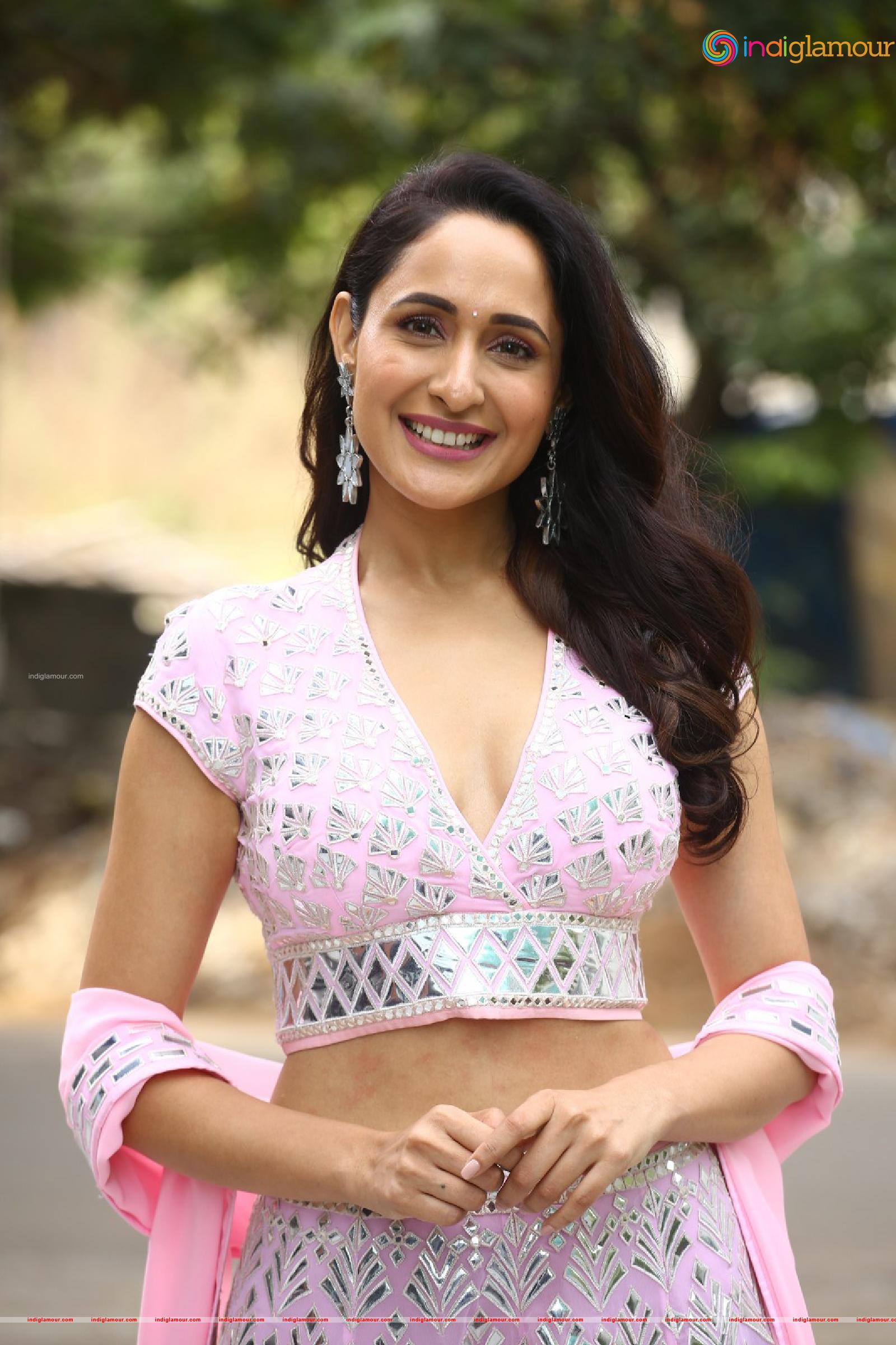 Pragya Jaiswal Actress hd photo