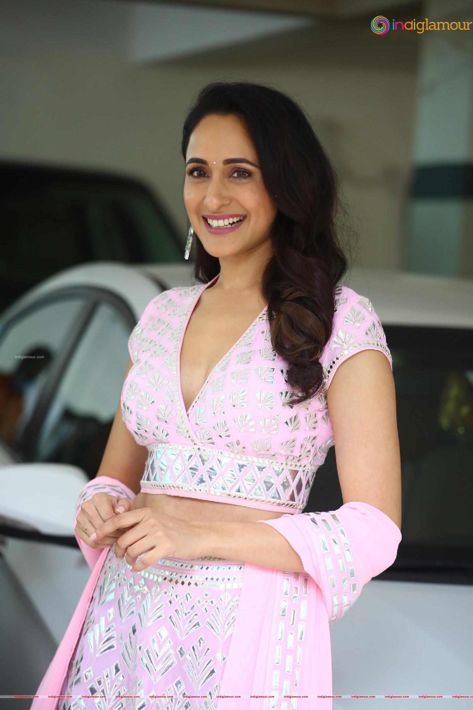 Pragya Jaiswal Actress hd photo