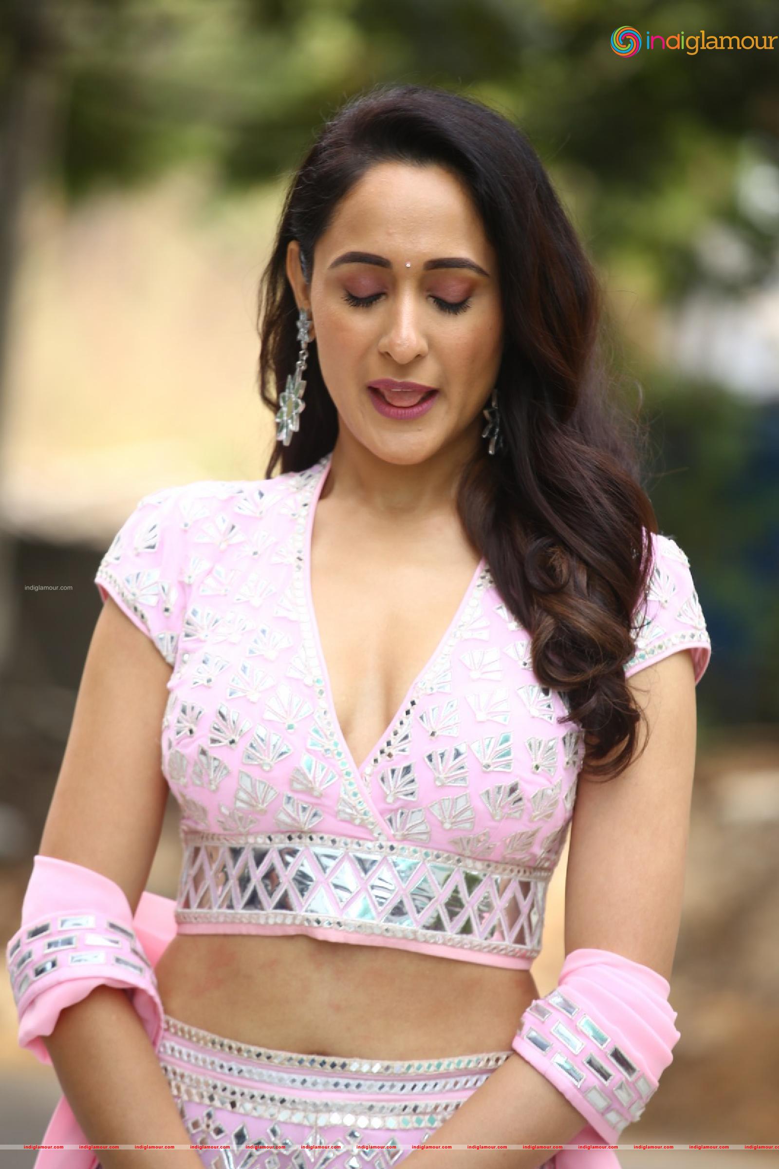 Pragya Jaiswal Actress hd photo