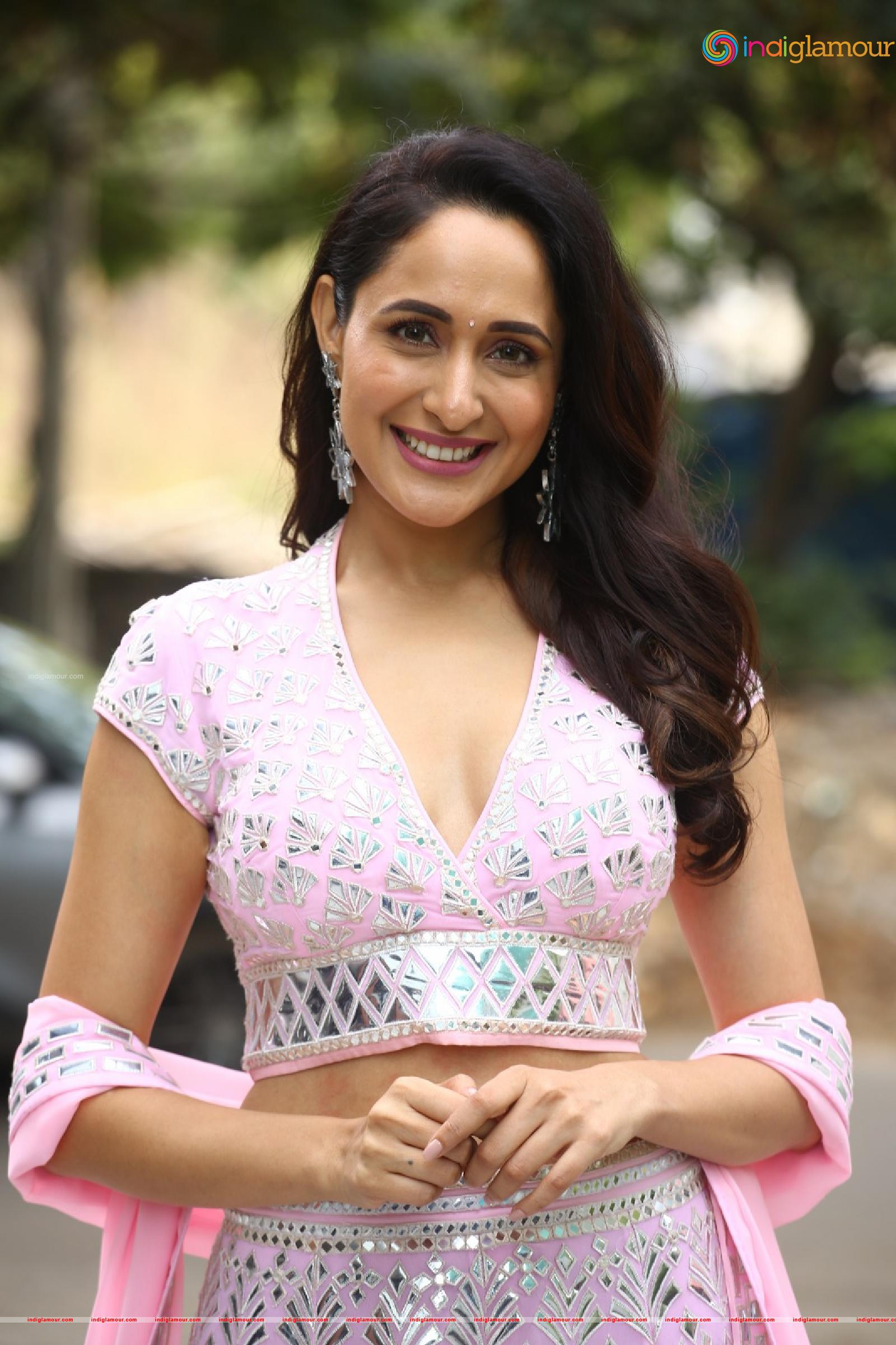 Pragya Jaiswal Actress hd photo