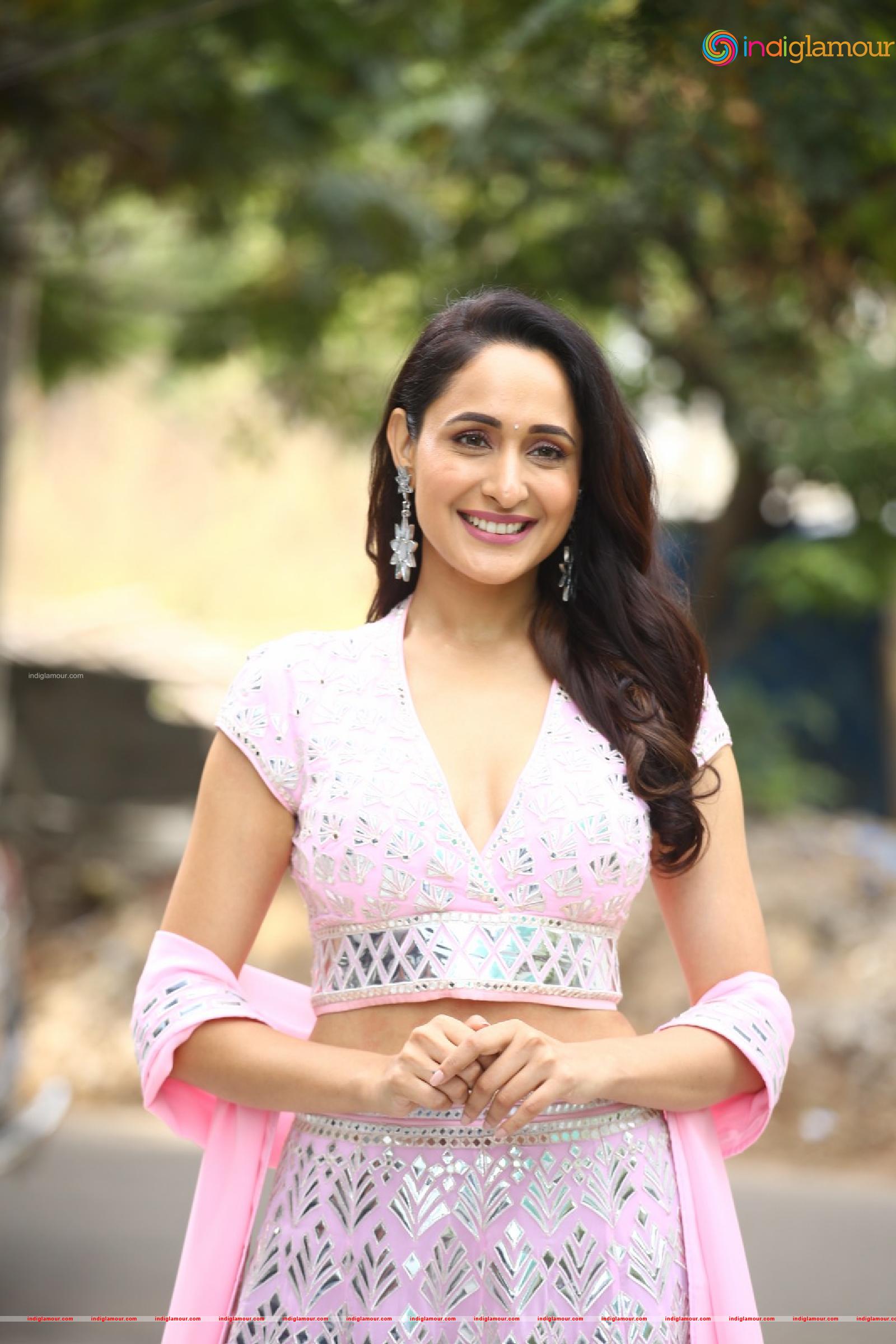 Pragya Jaiswal Actress hd photo