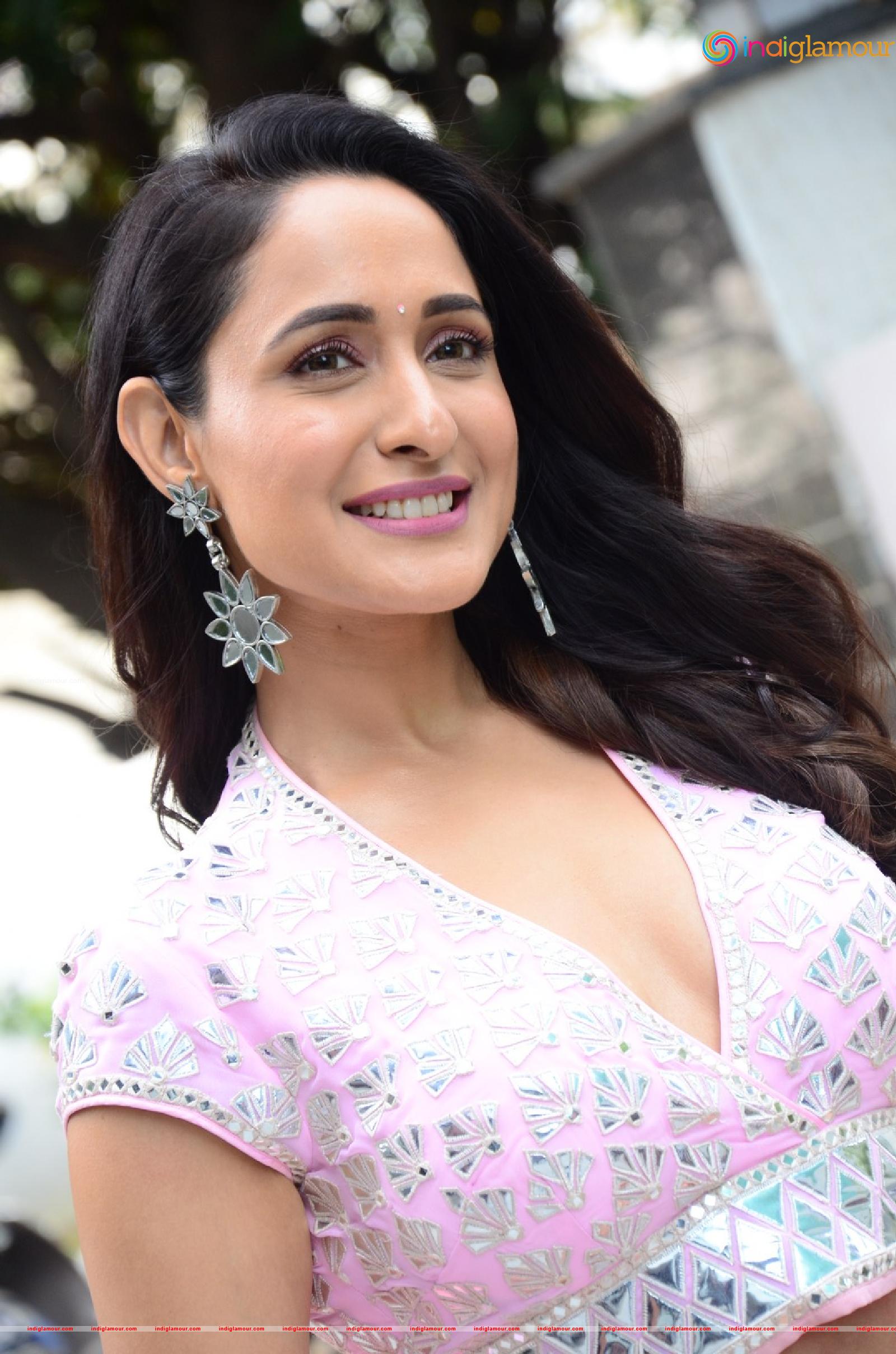 Pragya Jaiswal Actress hd photo