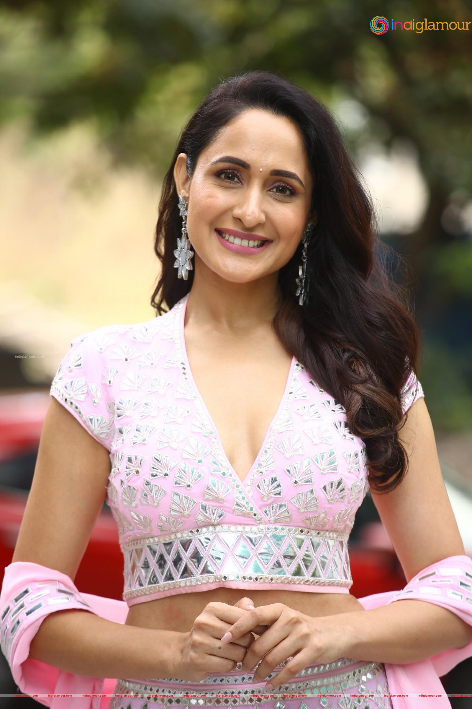 Pragya Jaiswal Actress hd photo