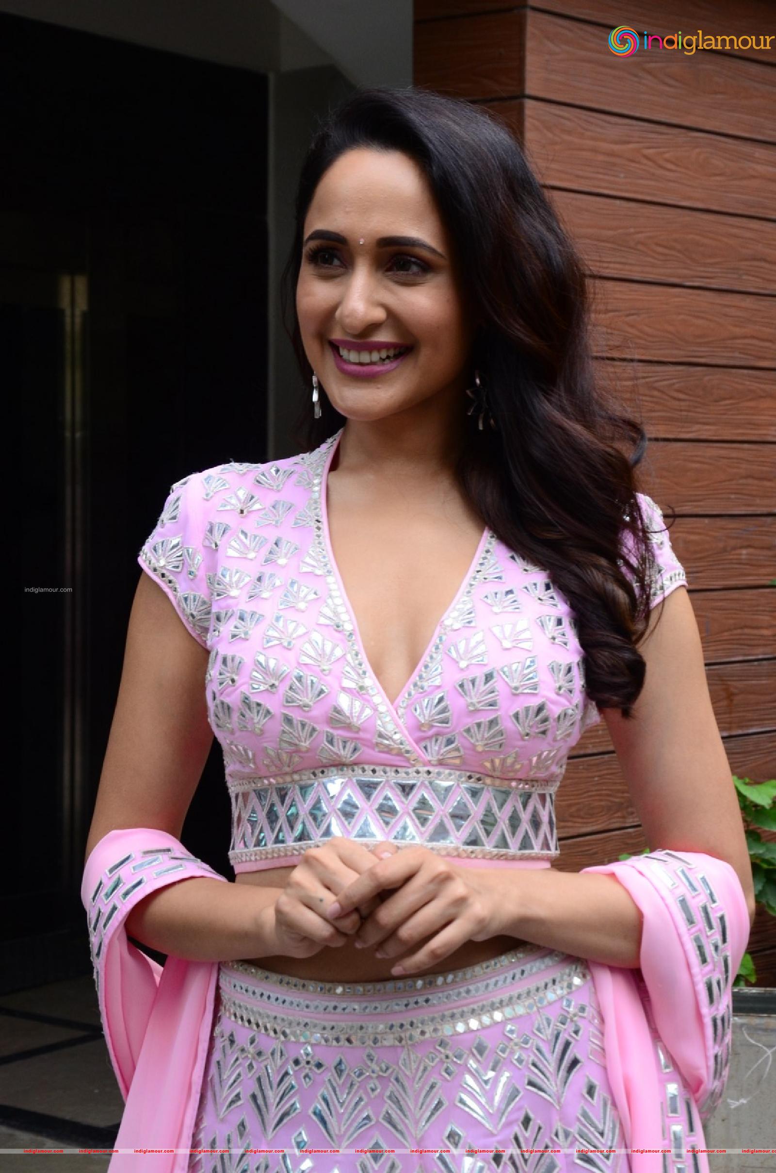 Pragya Jaiswal Actress hd photo