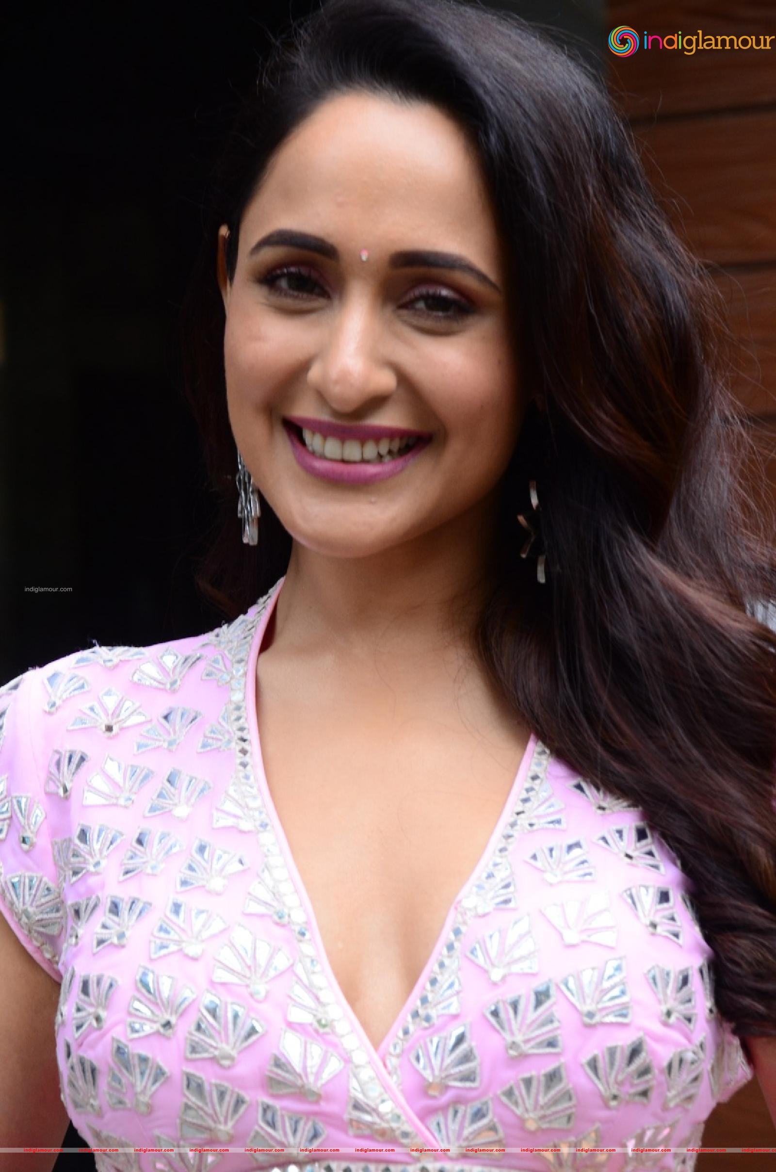Pragya Jaiswal Actress hd photo