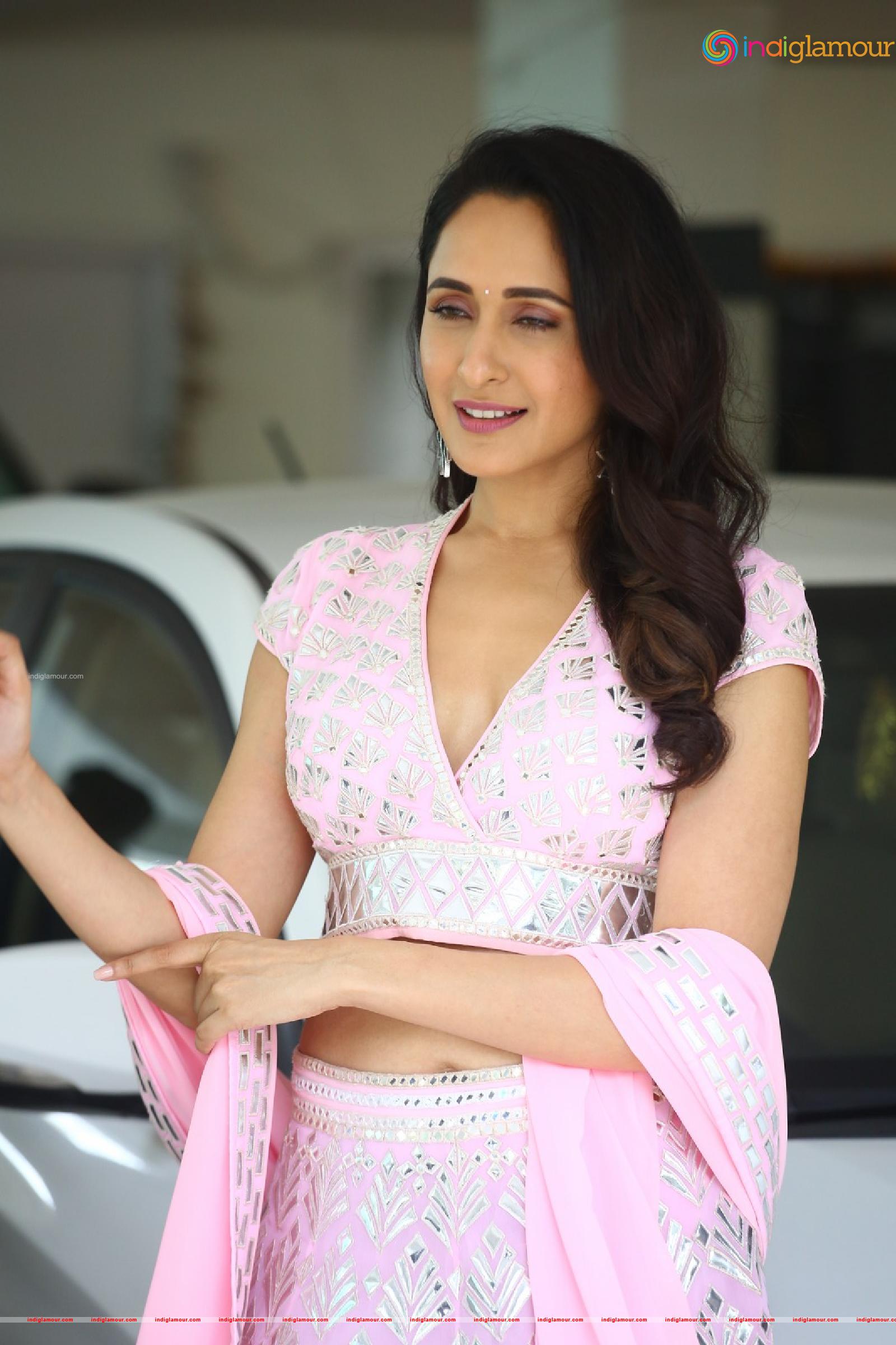 Pragya Jaiswal Actress hd photo