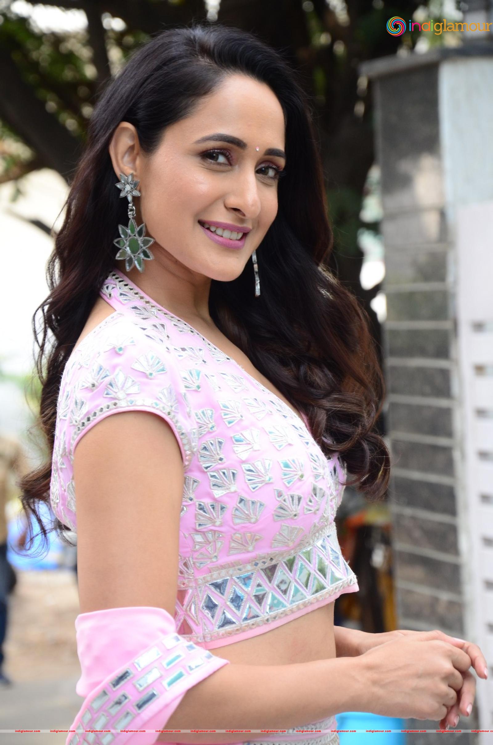 Pragya Jaiswal Actress hd photo