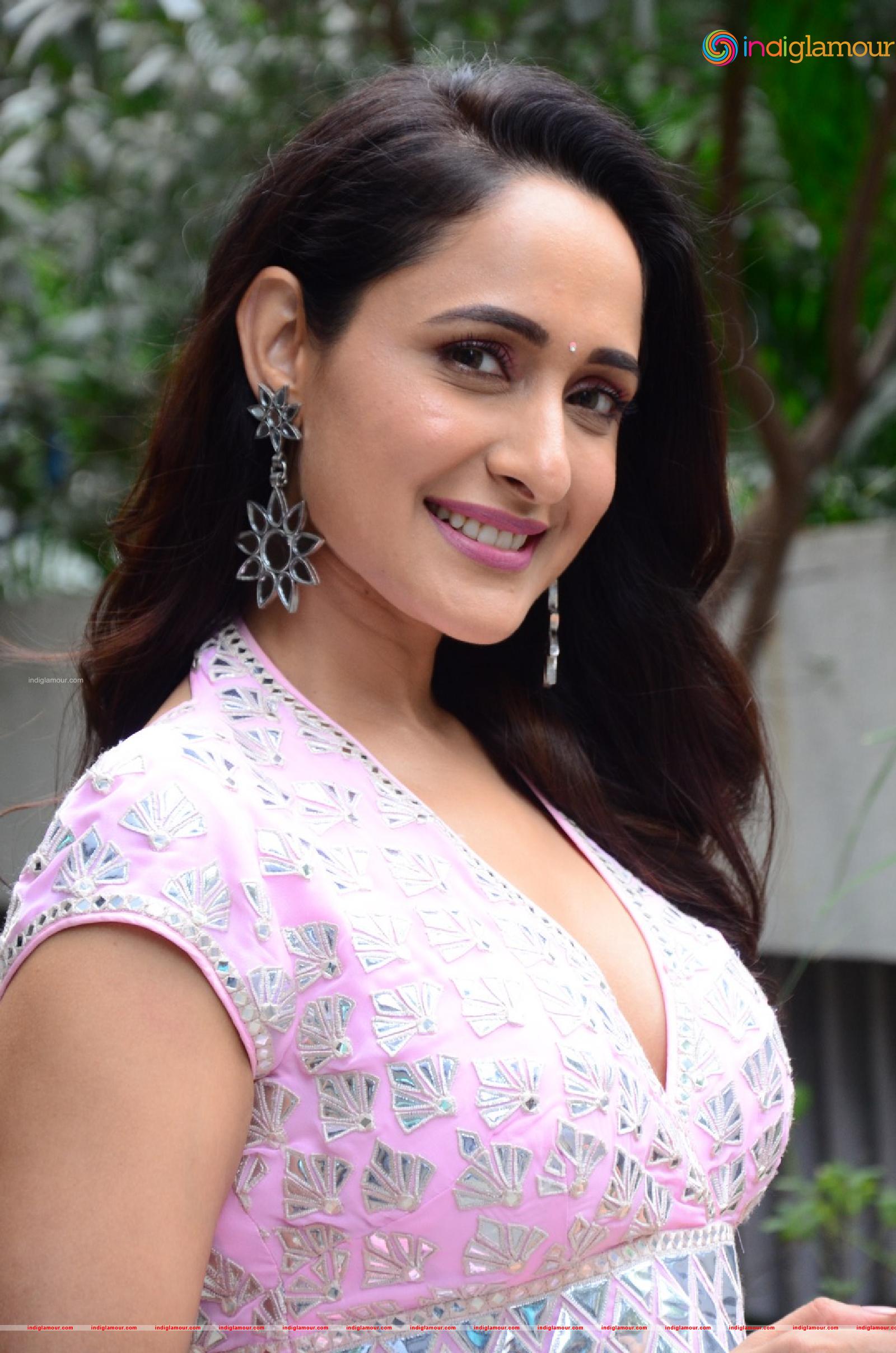 Pragya Jaiswal Actress hd photo