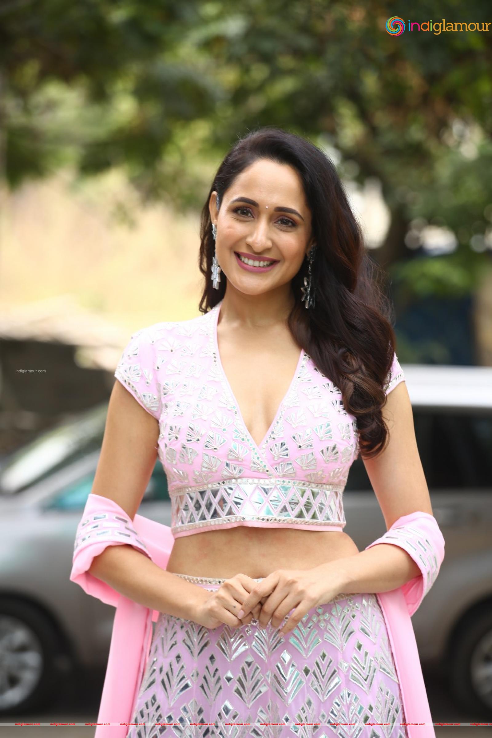 Pragya Jaiswal Actress hd photo
