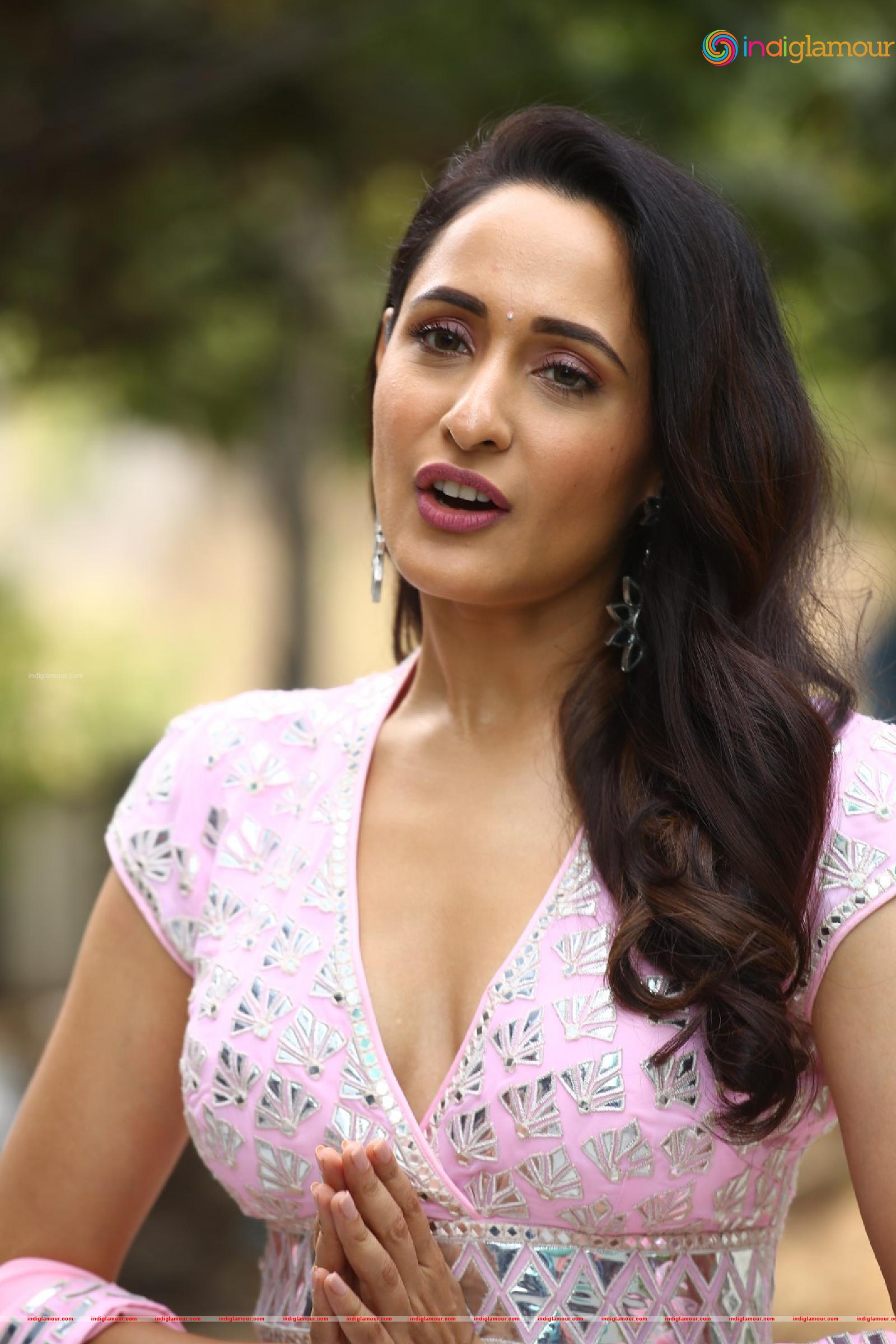 Pragya Jaiswal Actress hd photo