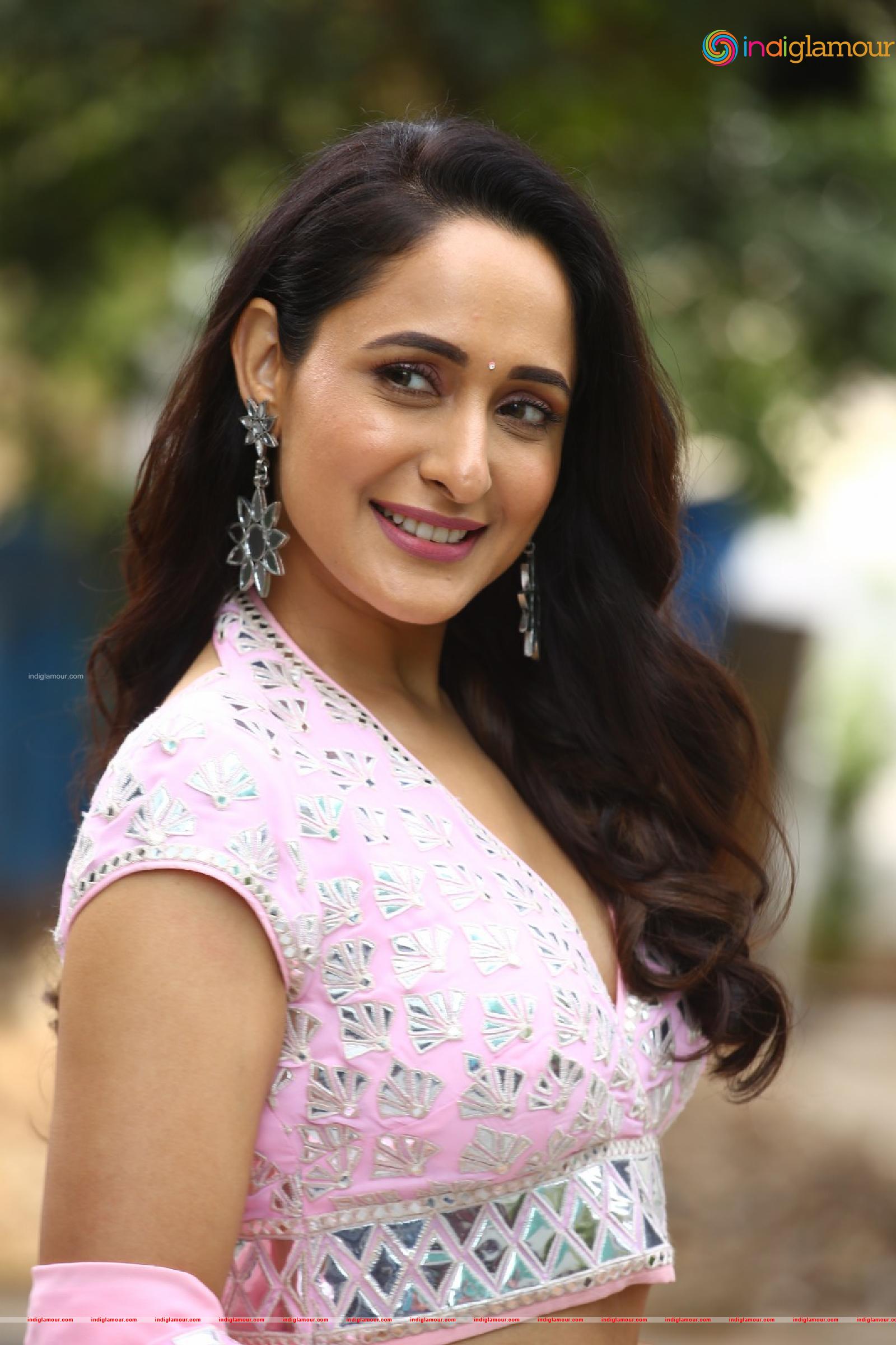 Pragya Jaiswal Actress hd photo