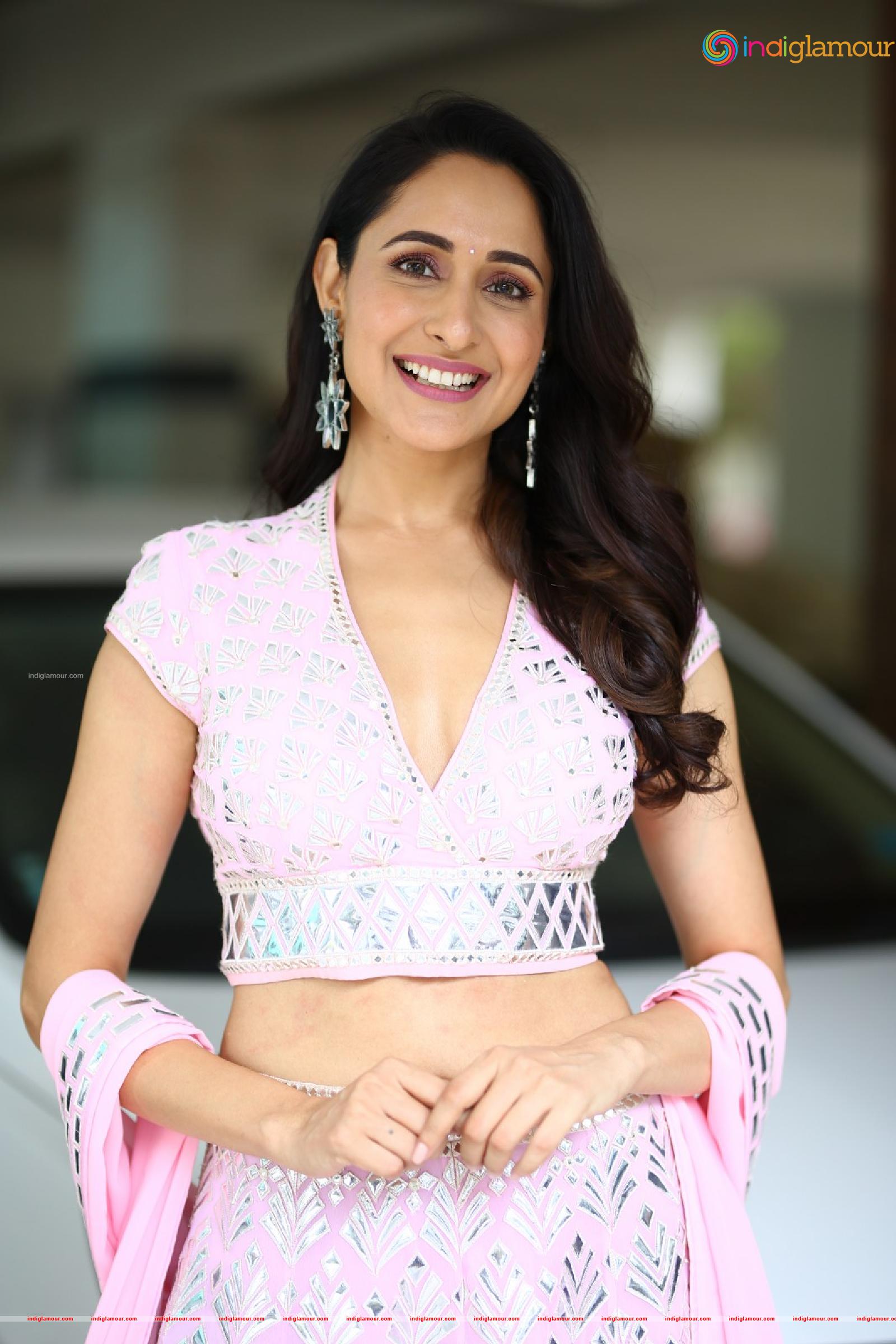 Pragya Jaiswal Actress hd photo