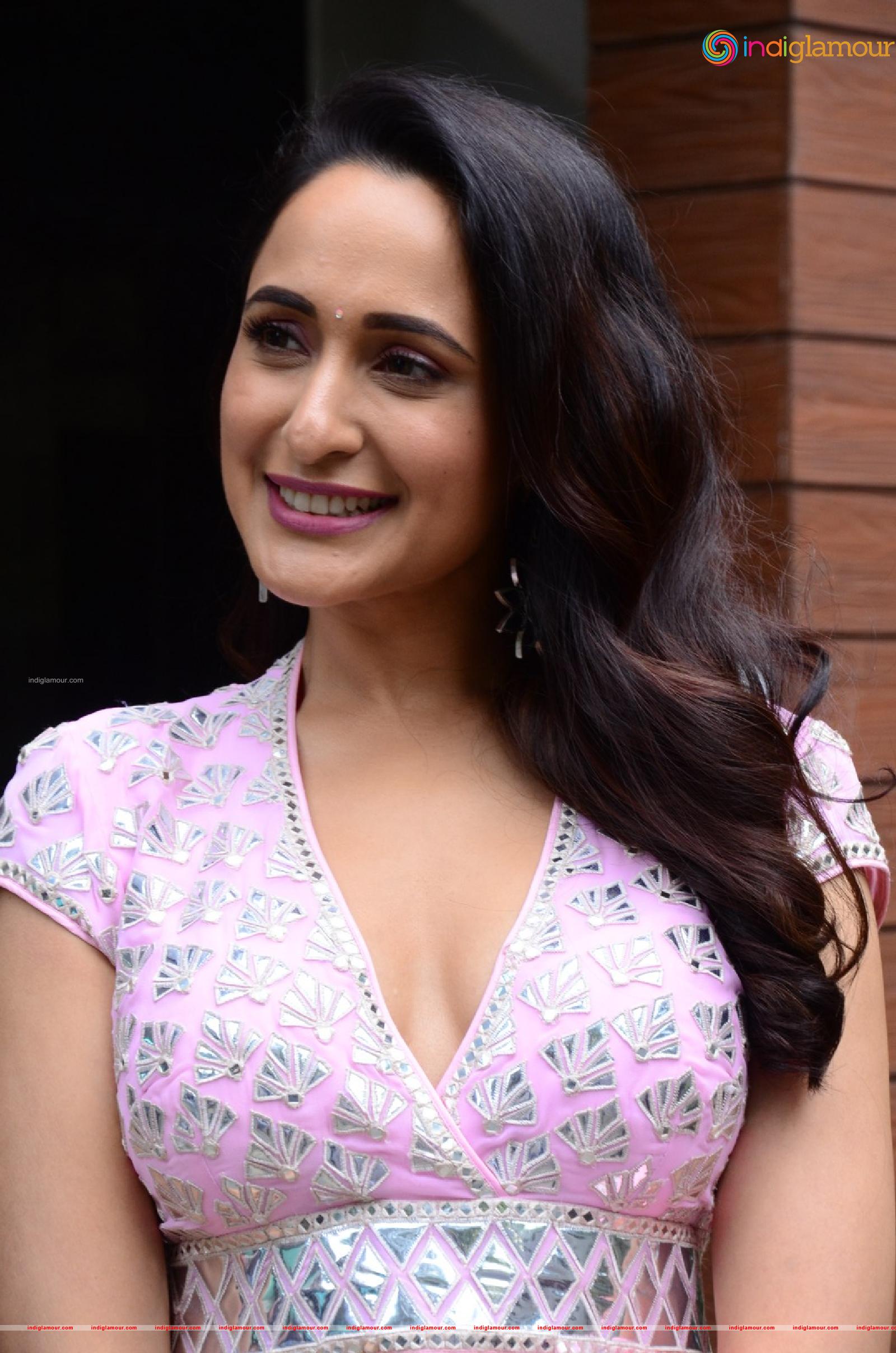 Pragya Jaiswal Actress hd photo