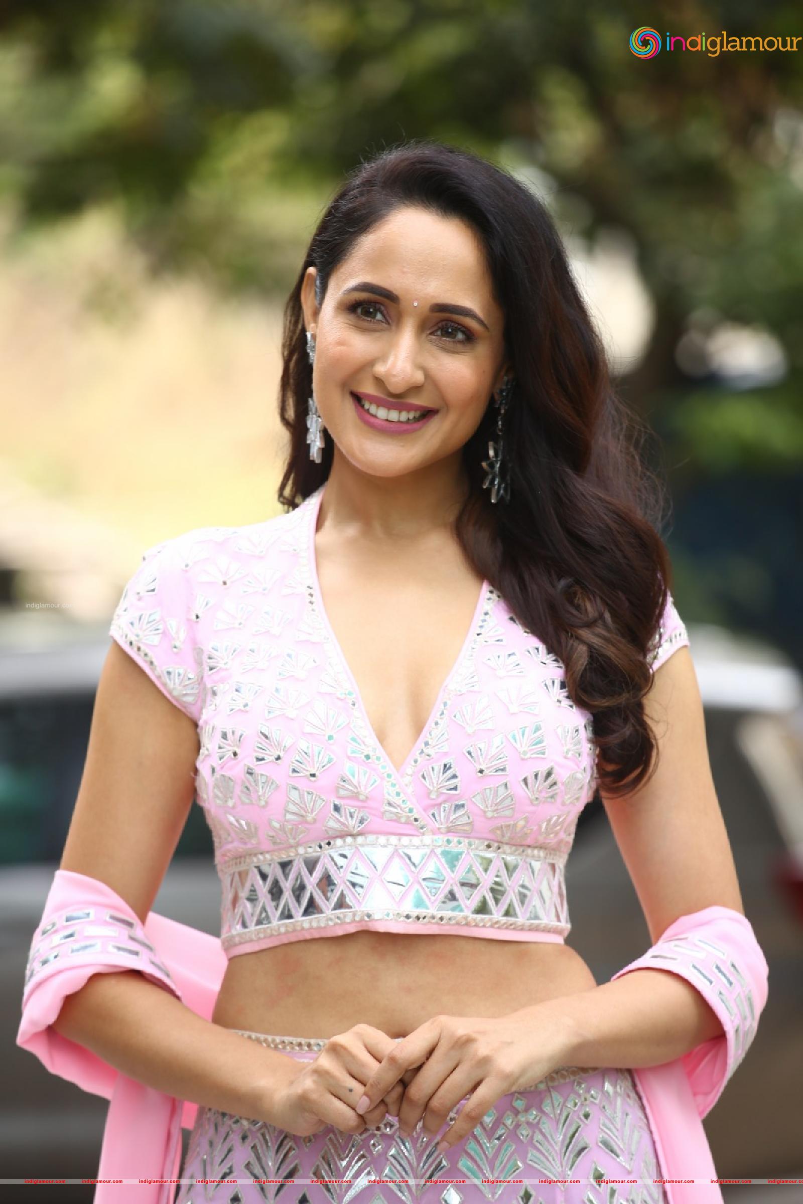 Pragya Jaiswal Actress hd photo