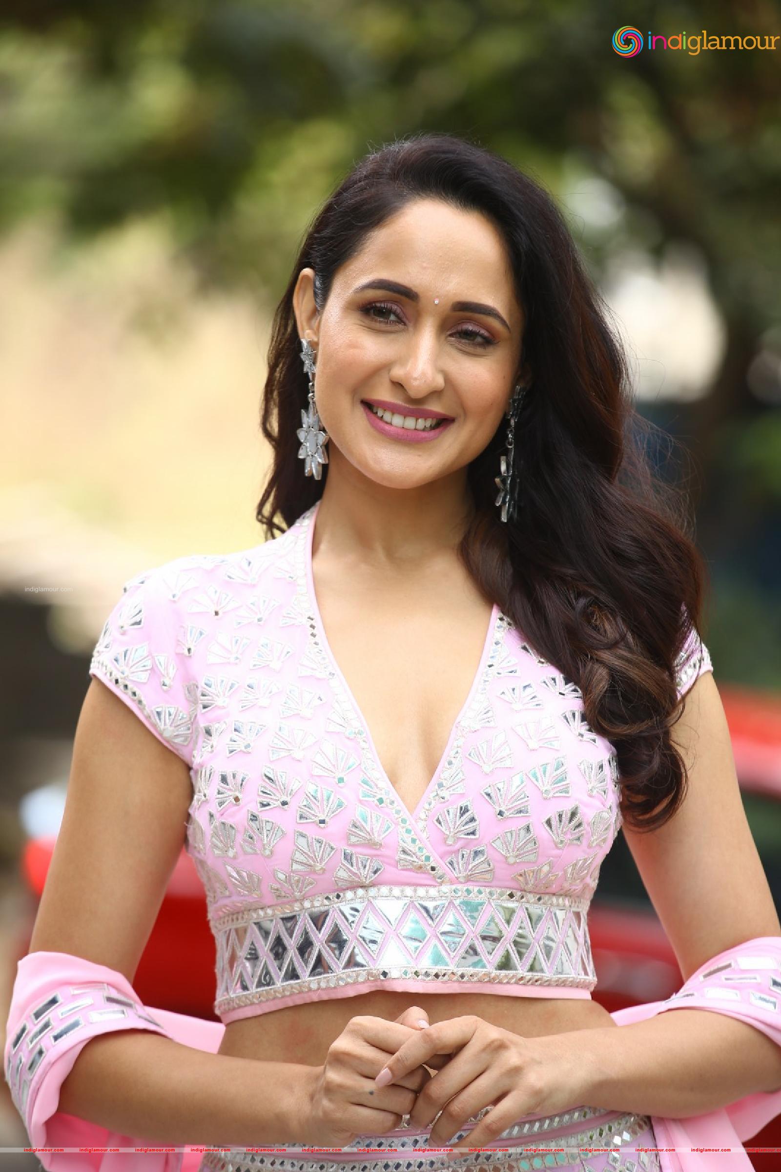 Pragya Jaiswal Actress hd photo