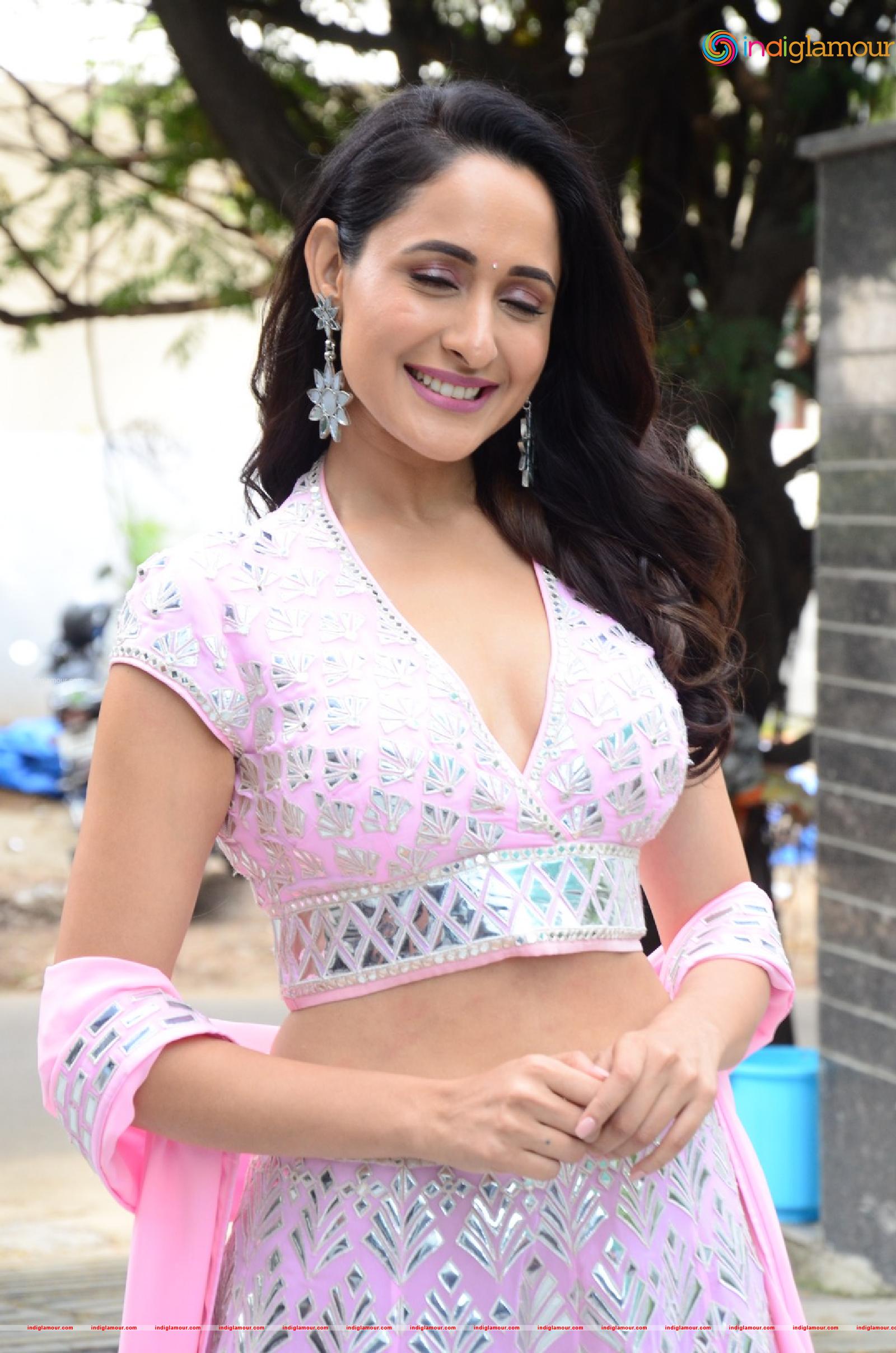 Pragya Jaiswal Actress hd photo