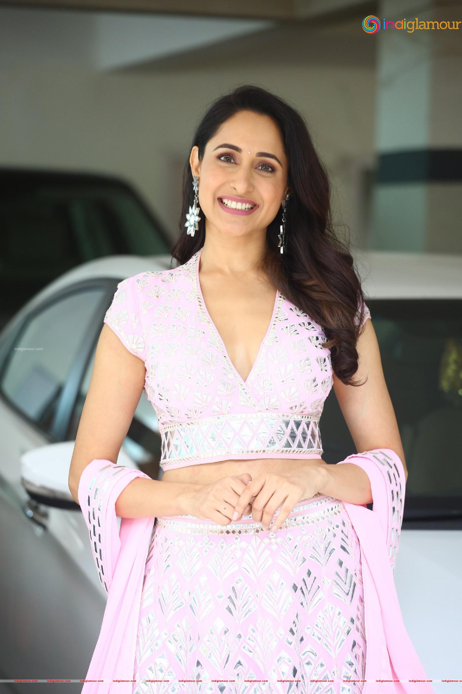 Pragya Jaiswal Actress hd photo