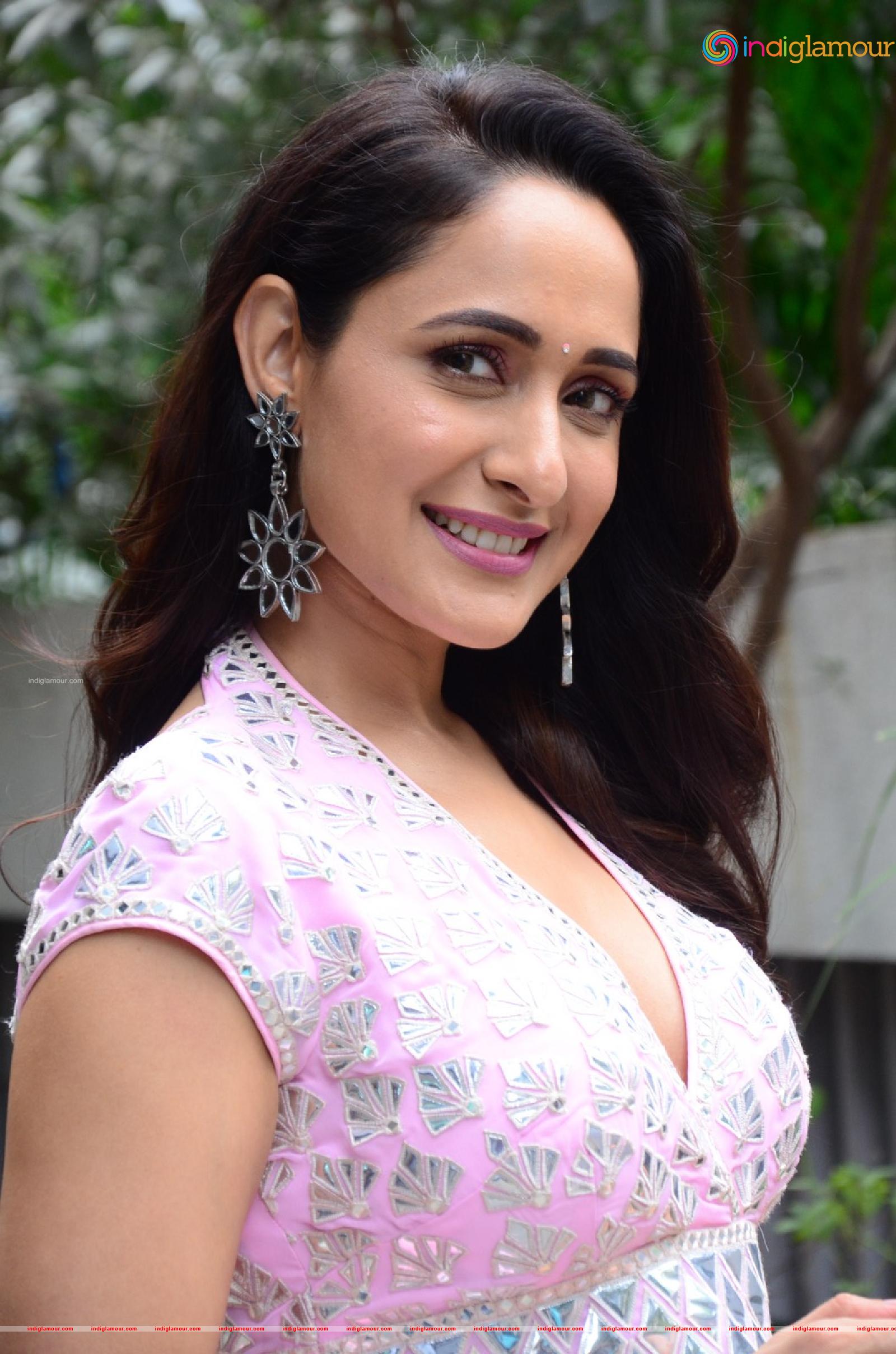 Pragya Jaiswal Actress hd photo