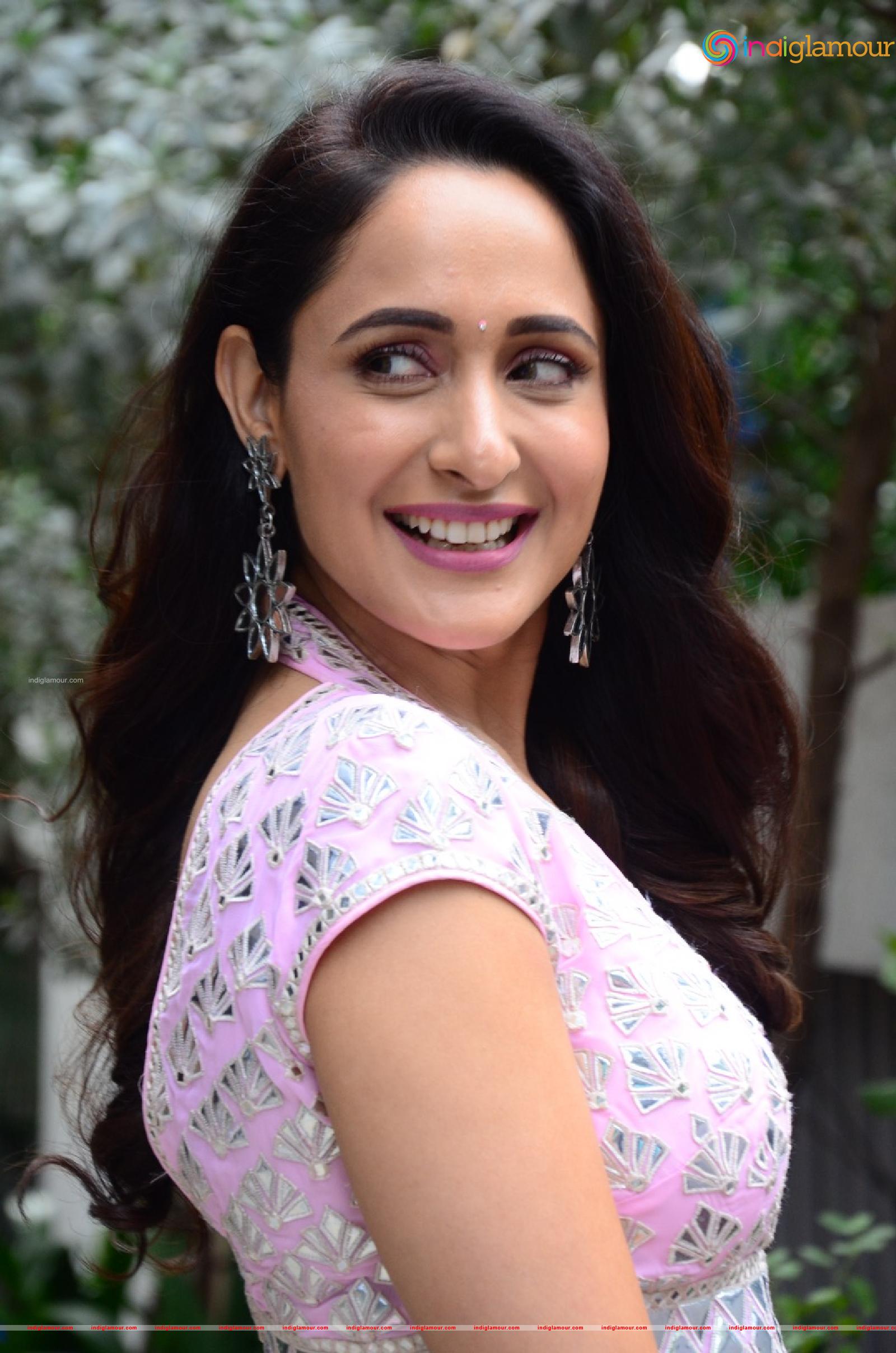 Pragya Jaiswal Actress hd photo