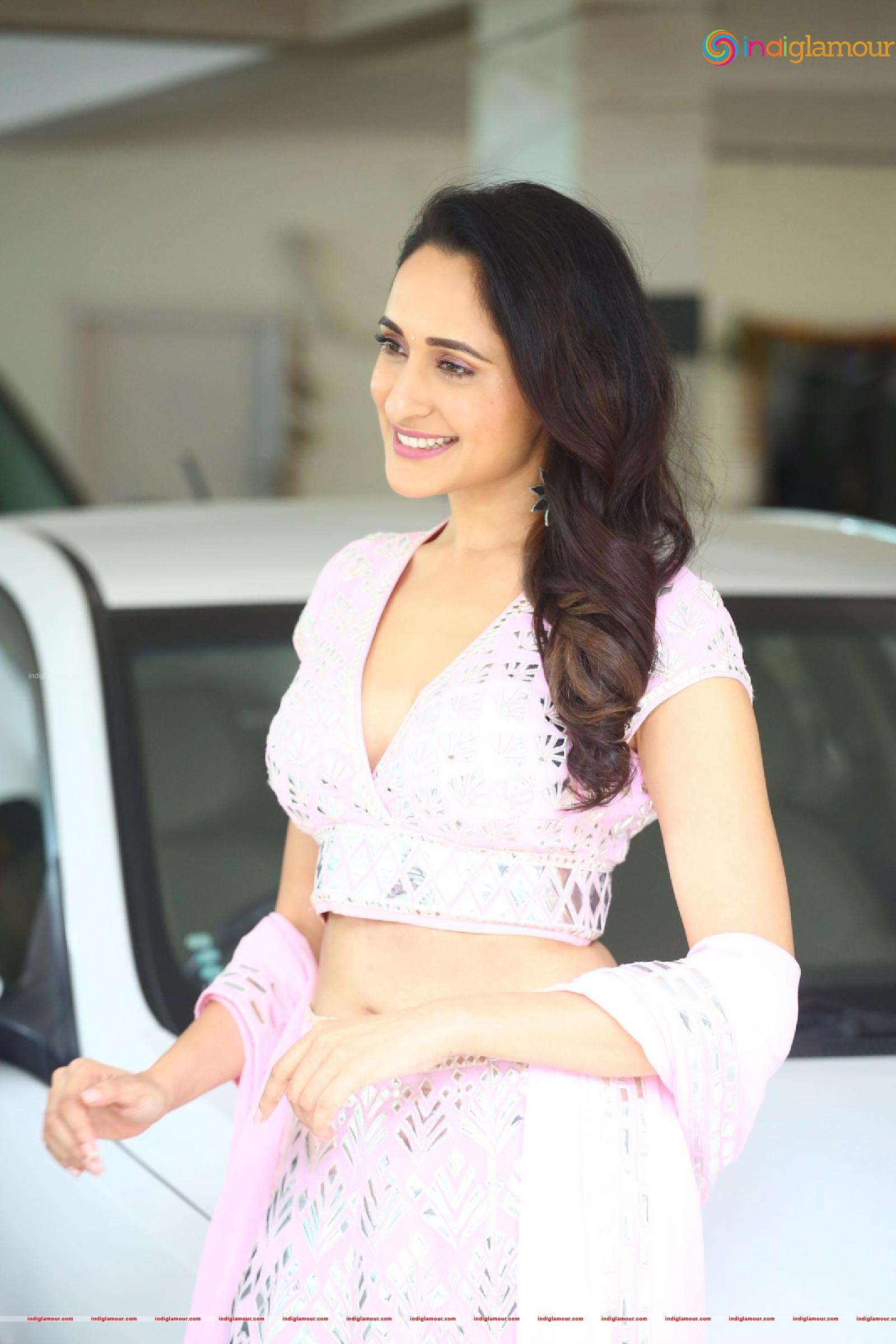 Pragya Jaiswal Actress hd photo