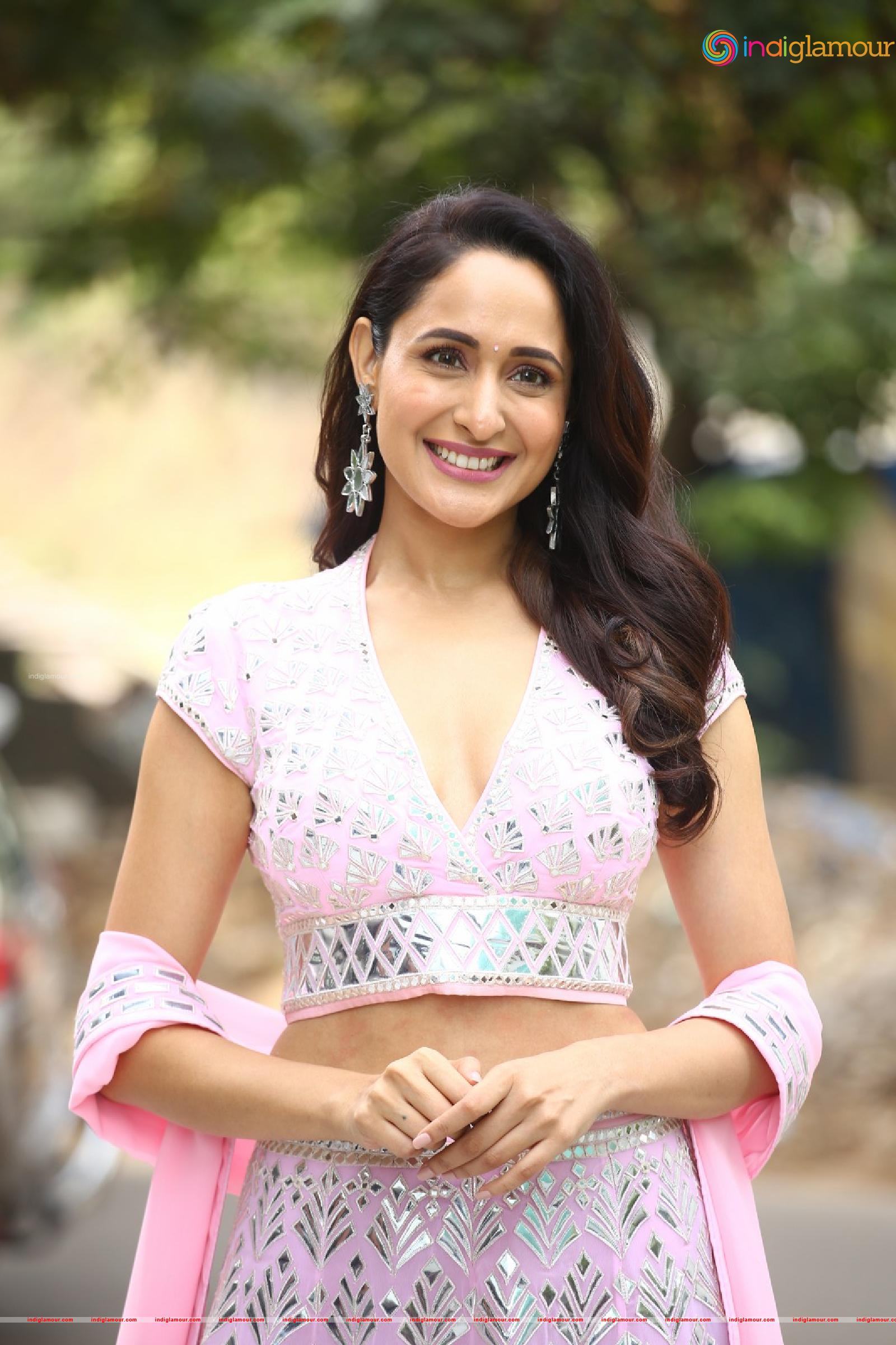 Pragya Jaiswal Actress hd photo