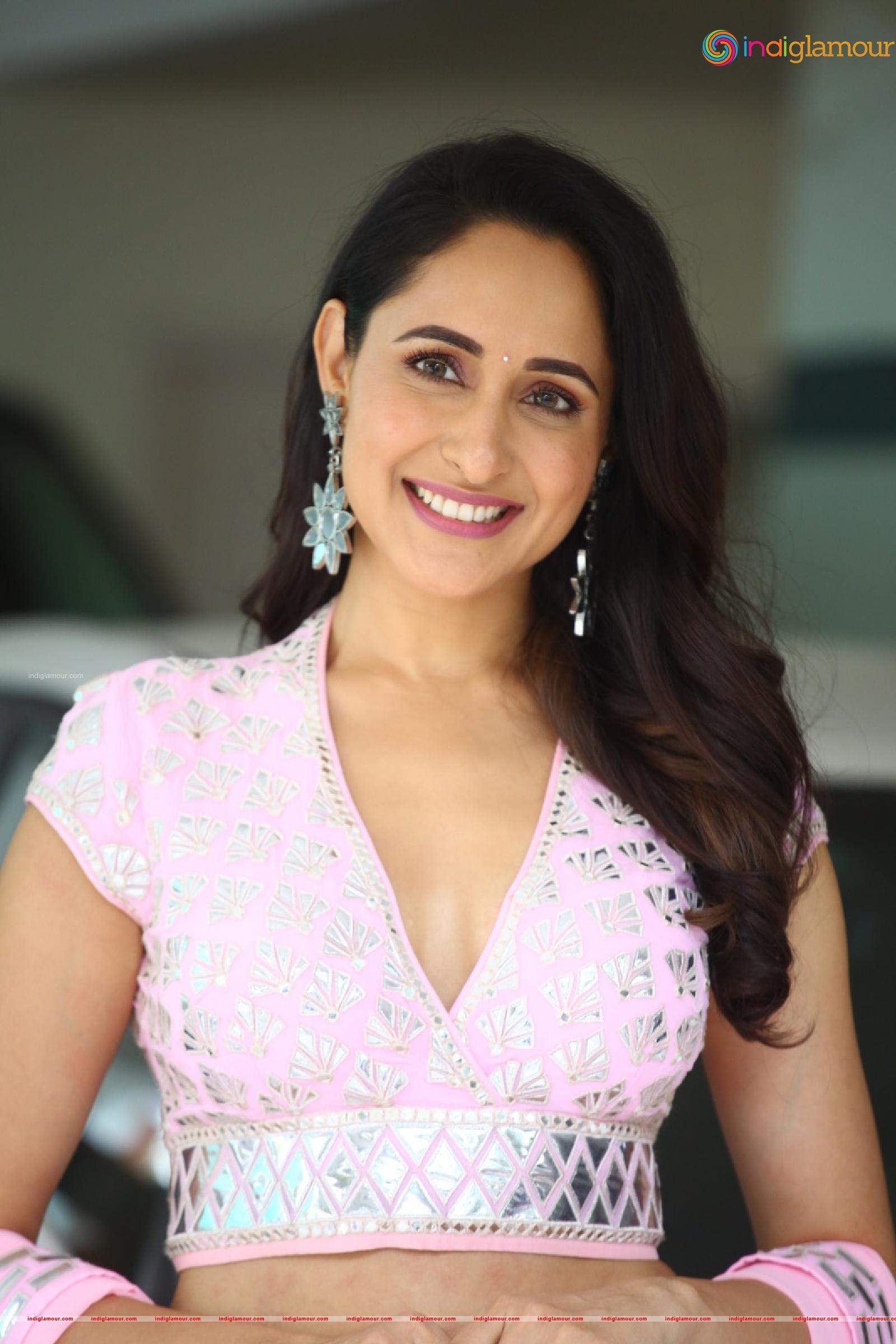 Pragya Jaiswal Actress hd photo