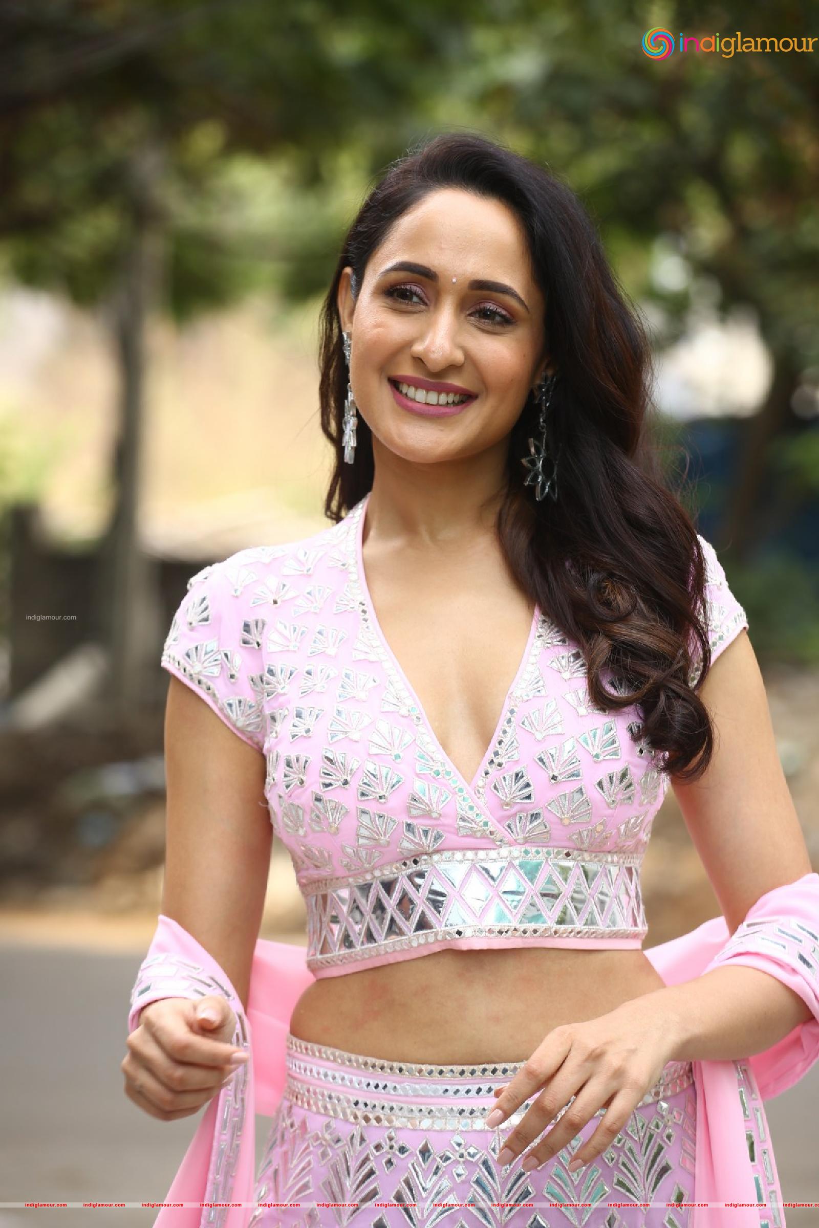 Pragya Jaiswal Actress hd photo
