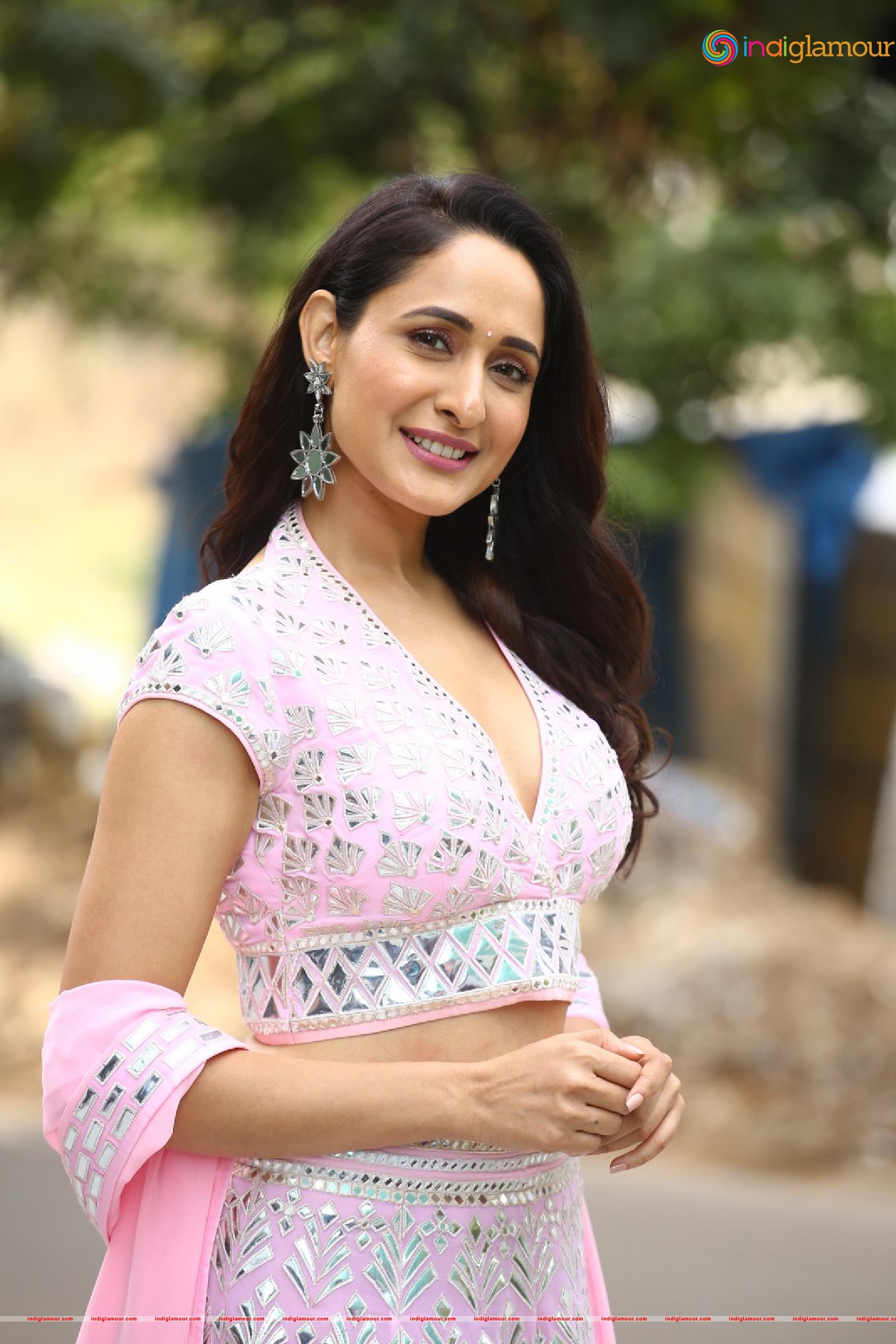 Pragya Jaiswal Actress hd photo