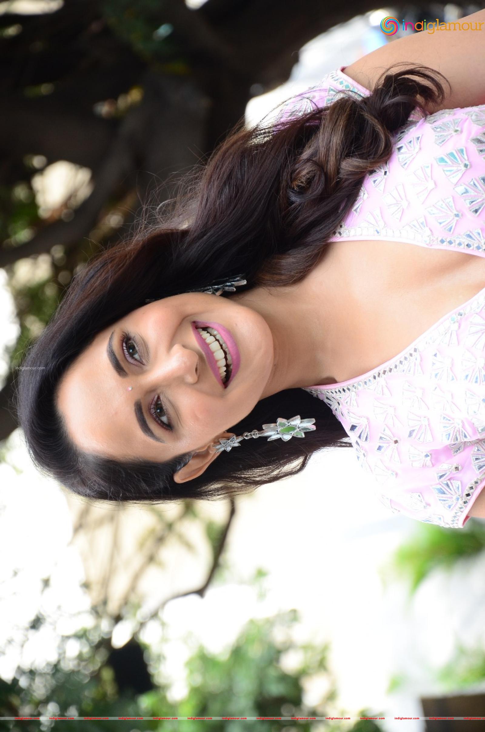 Pragya Jaiswal Actress hd photo