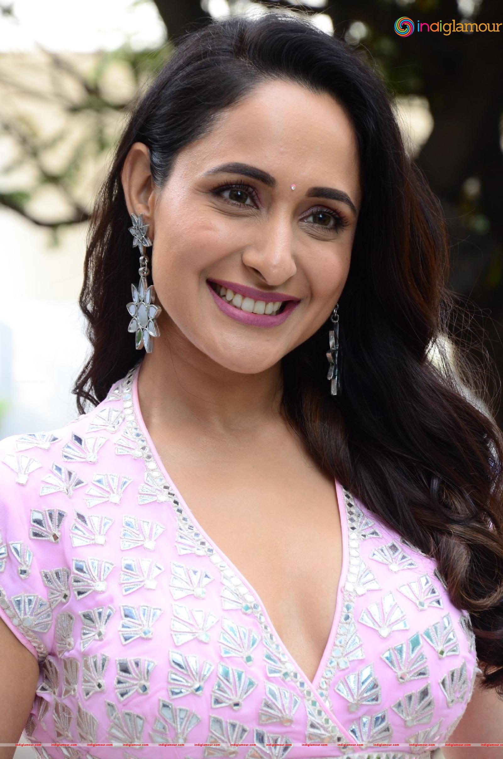 Pragya Jaiswal Actress hd photo