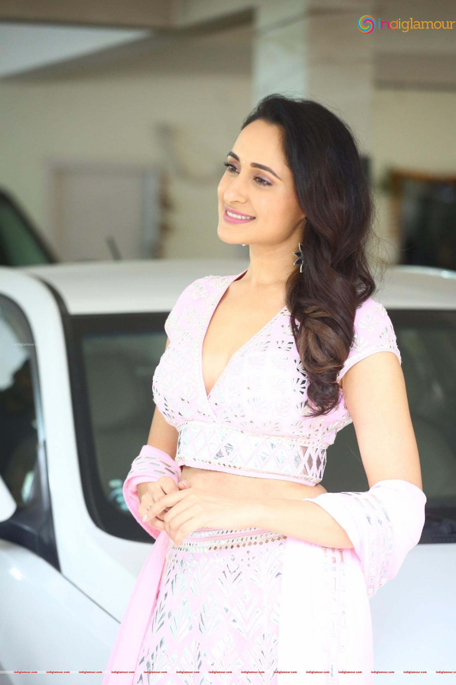 Pragya Jaiswal Actress hd photo