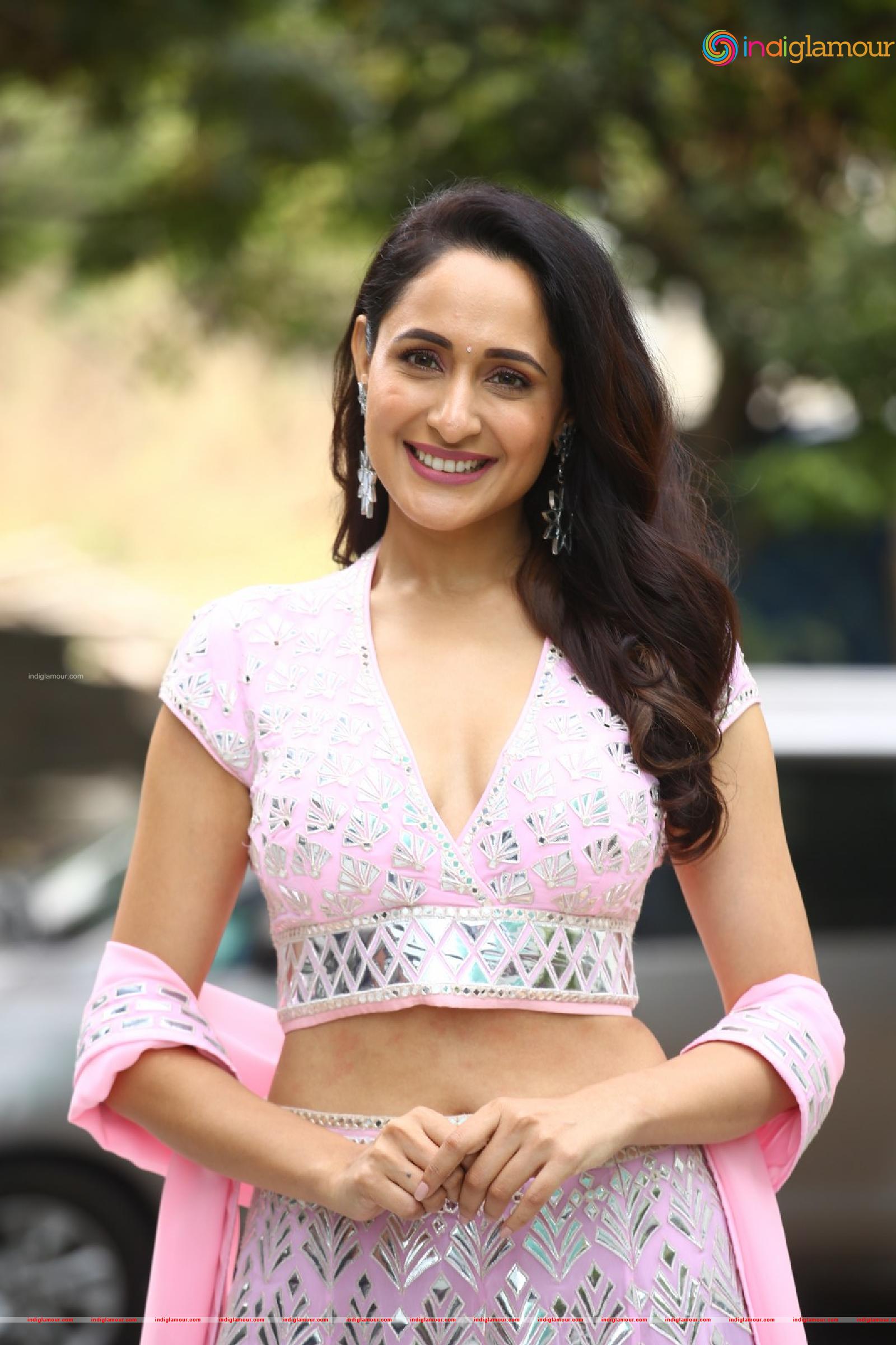 Pragya Jaiswal Actress hd photo