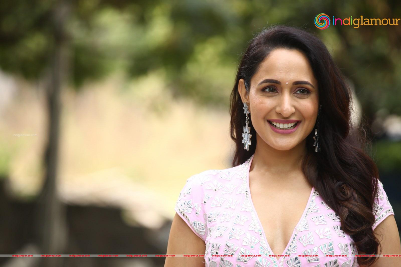 Pragya Jaiswal Actress hd photo