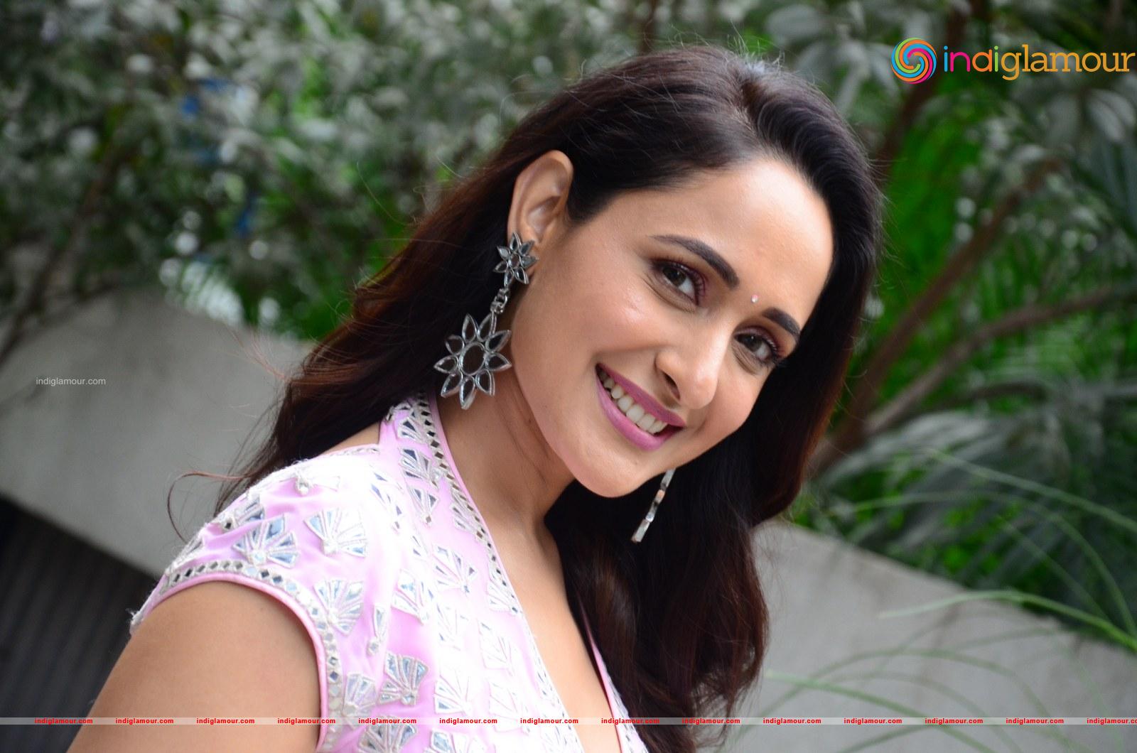 Pragya Jaiswal Actress hd photo