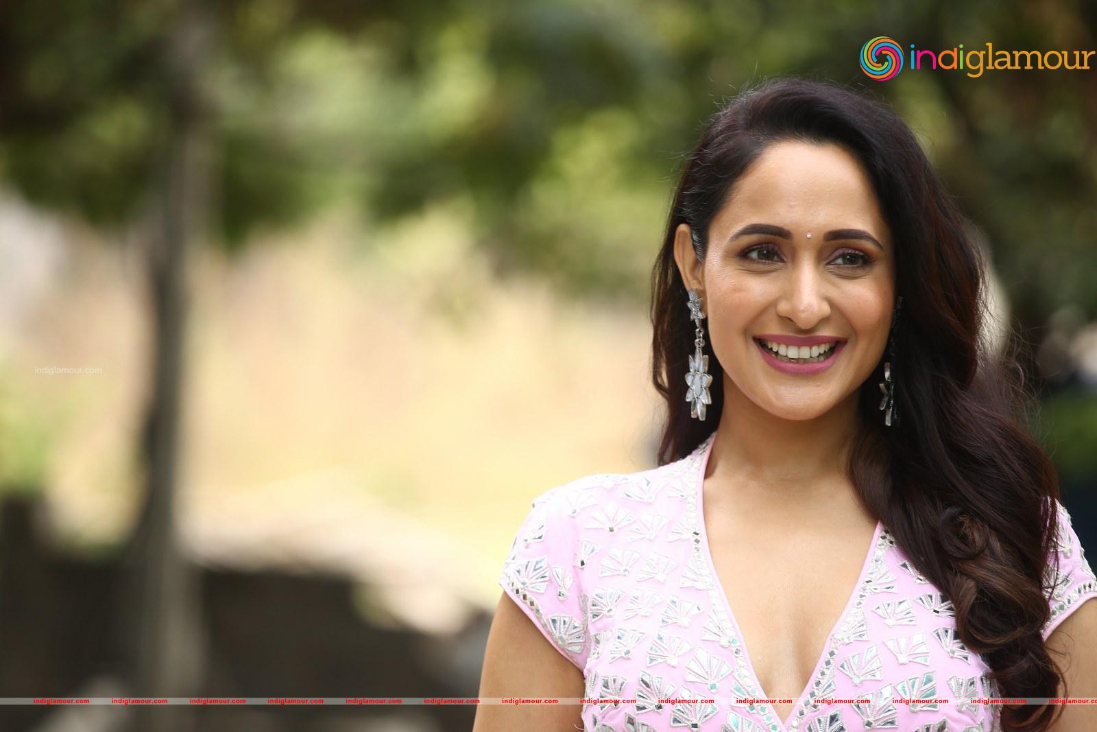 Pragya Jaiswal Actress hd photo