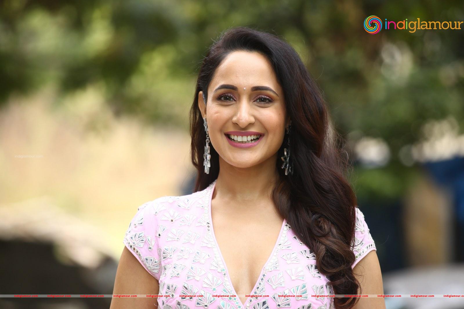 Pragya Jaiswal Actress hd photo