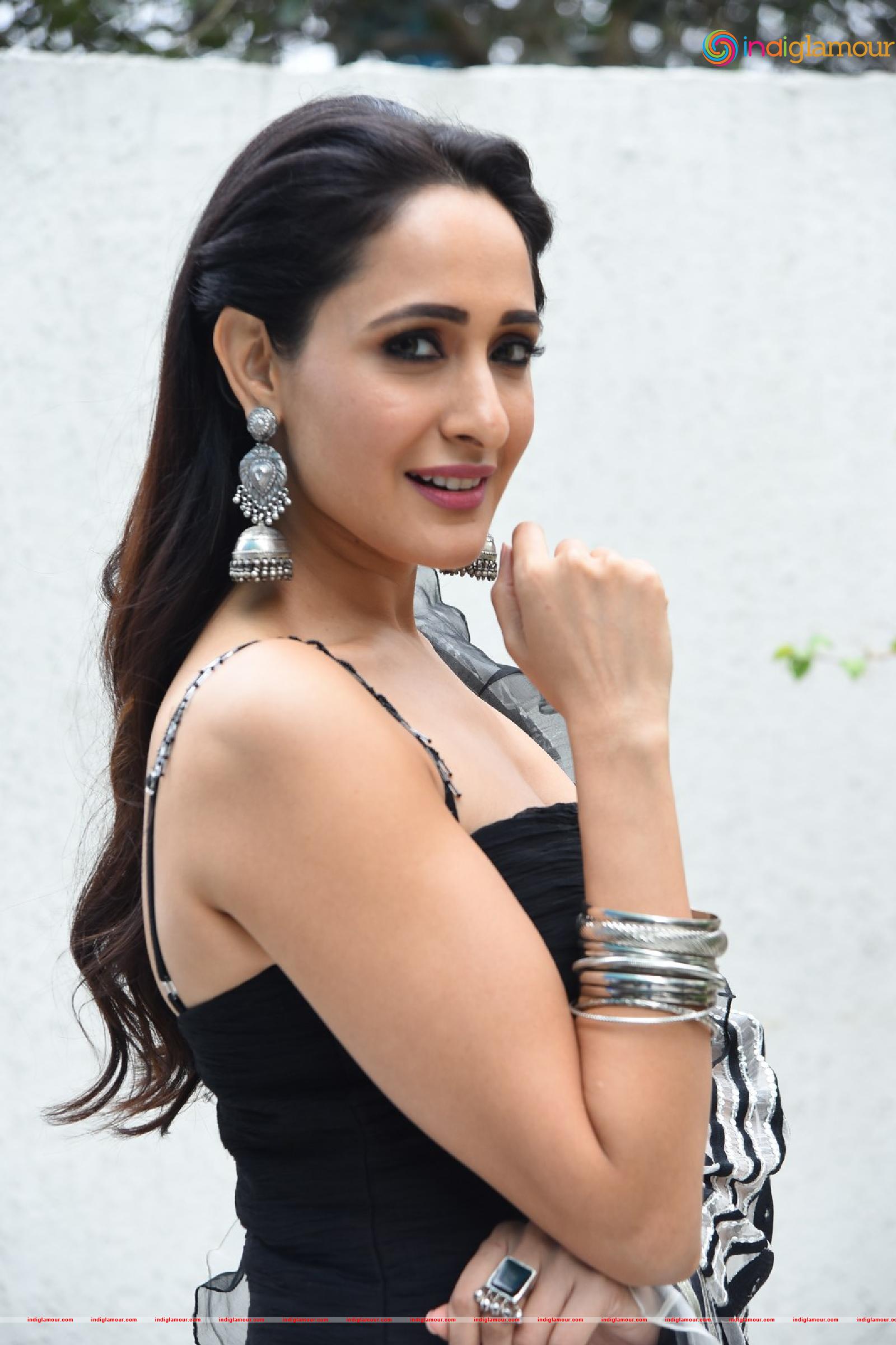 Pragya Jaiswal Actress hd photo