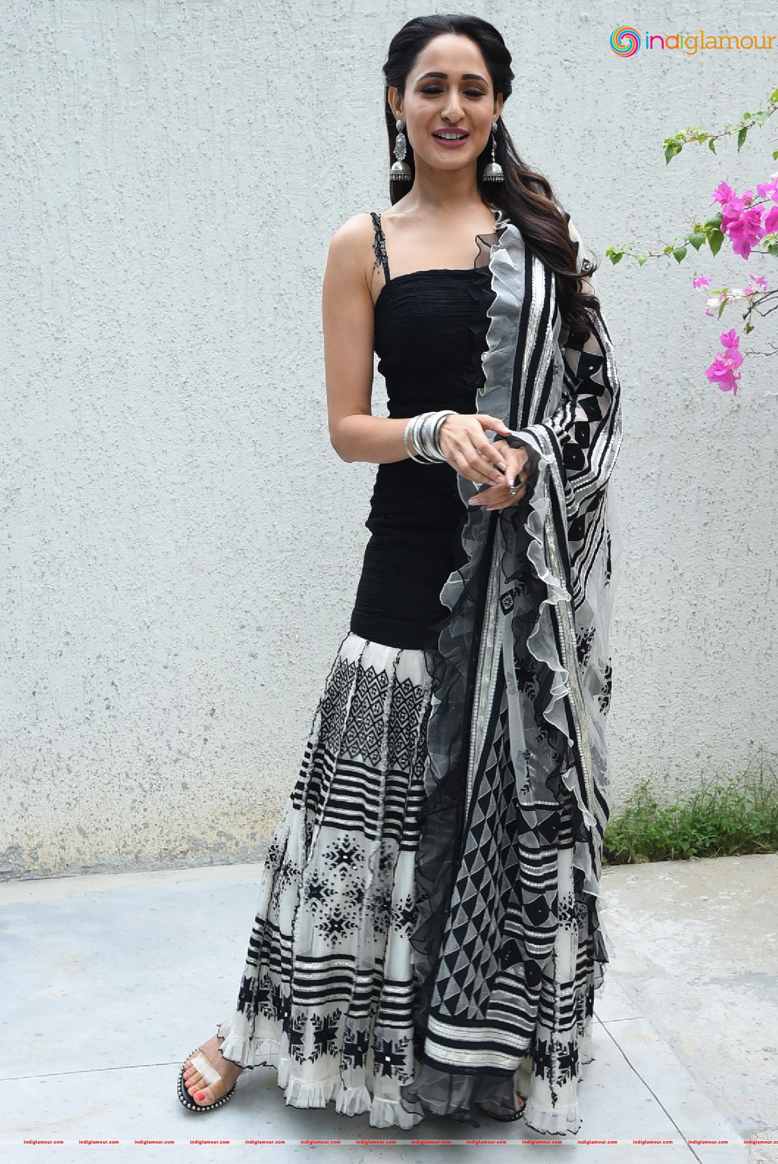 Pragya Jaiswal Actress hd photo