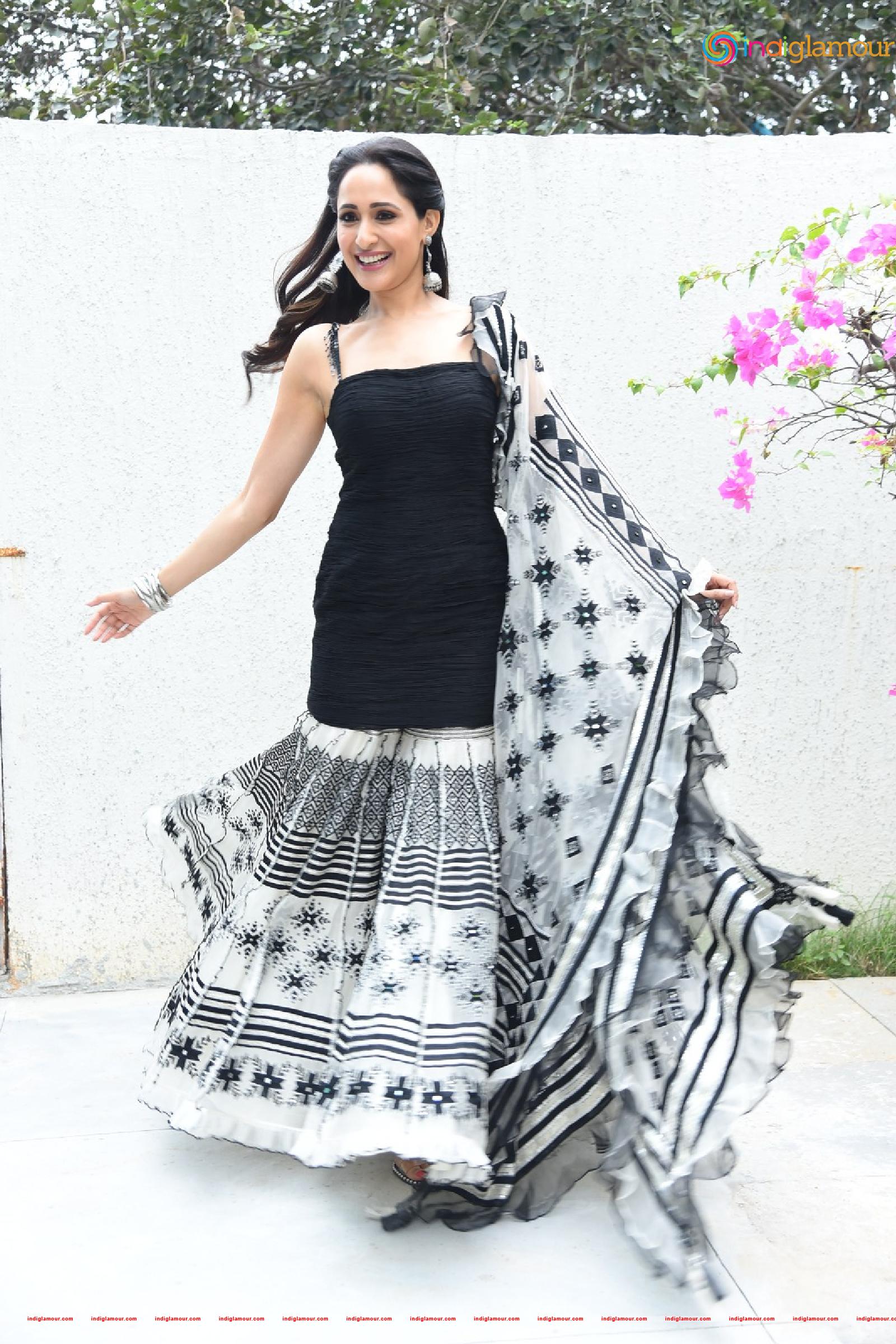 Pragya Jaiswal Actress hd photo