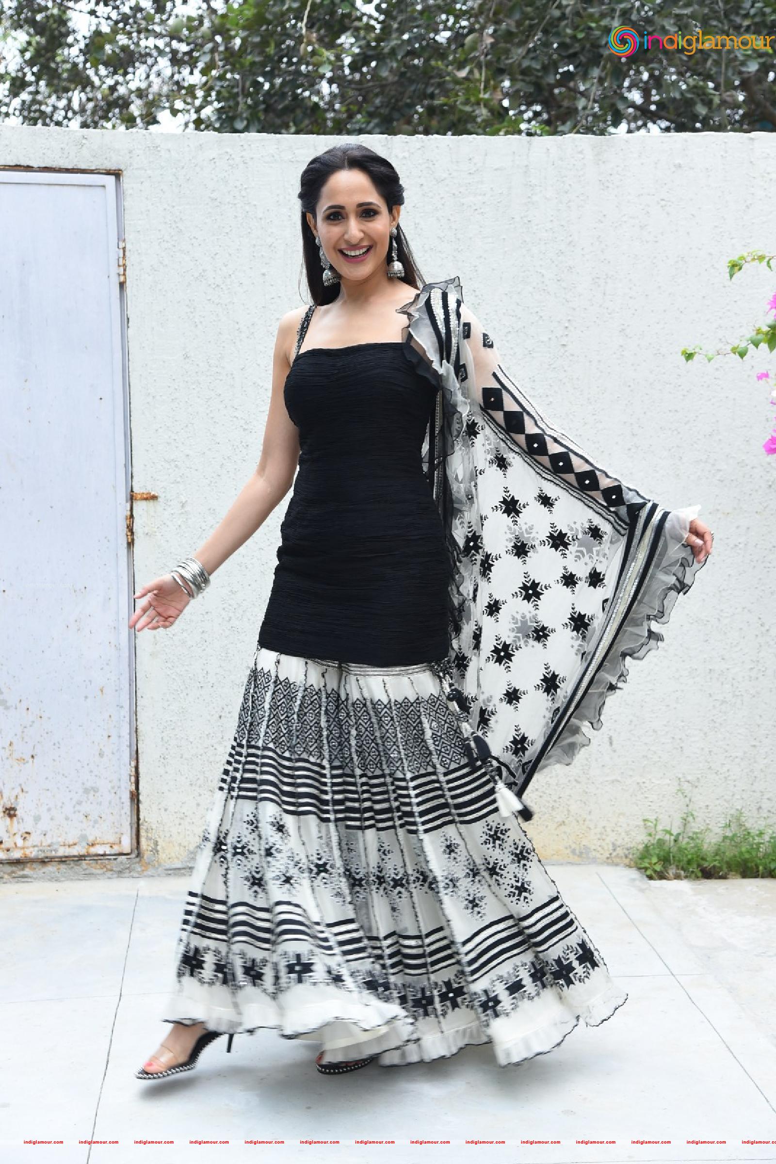 Pragya Jaiswal Actress hd photo